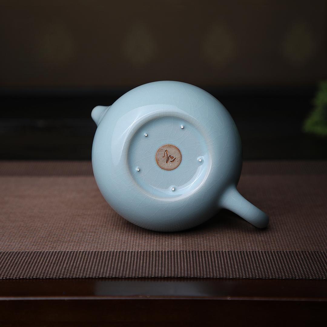 Kungfuyang ru ware celadon crackled glaze – Ru Ware (Ruyao) Nail-Support Technique Xi Shi Teapot Sky-Blue by Kungfuyang