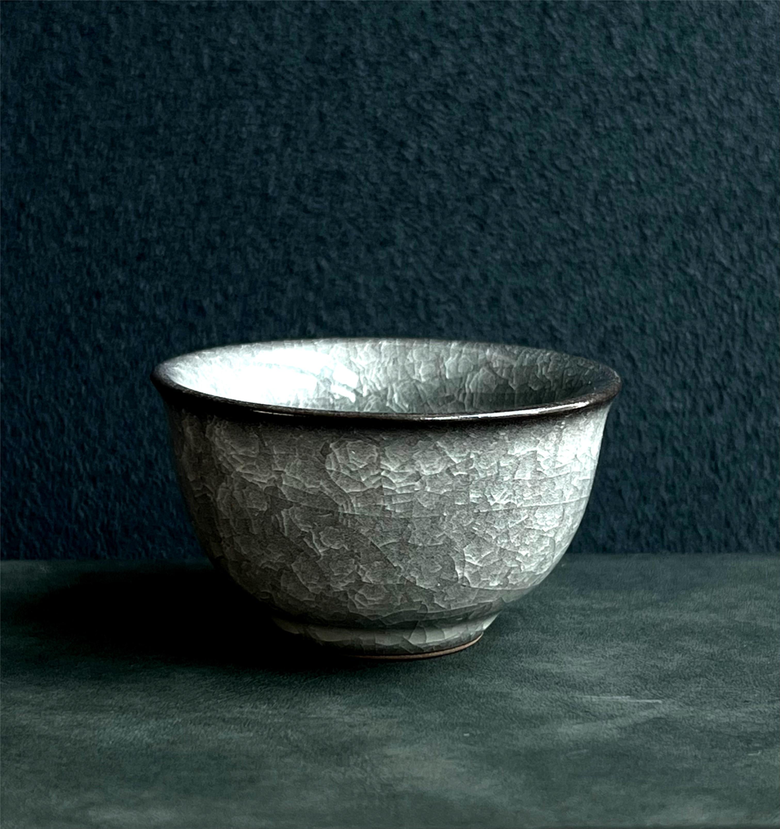 Kungfuyang traditional ya shou tea cup celadon – Longquan Celadon black ice-crack pattern Teacup by Kungfuyang