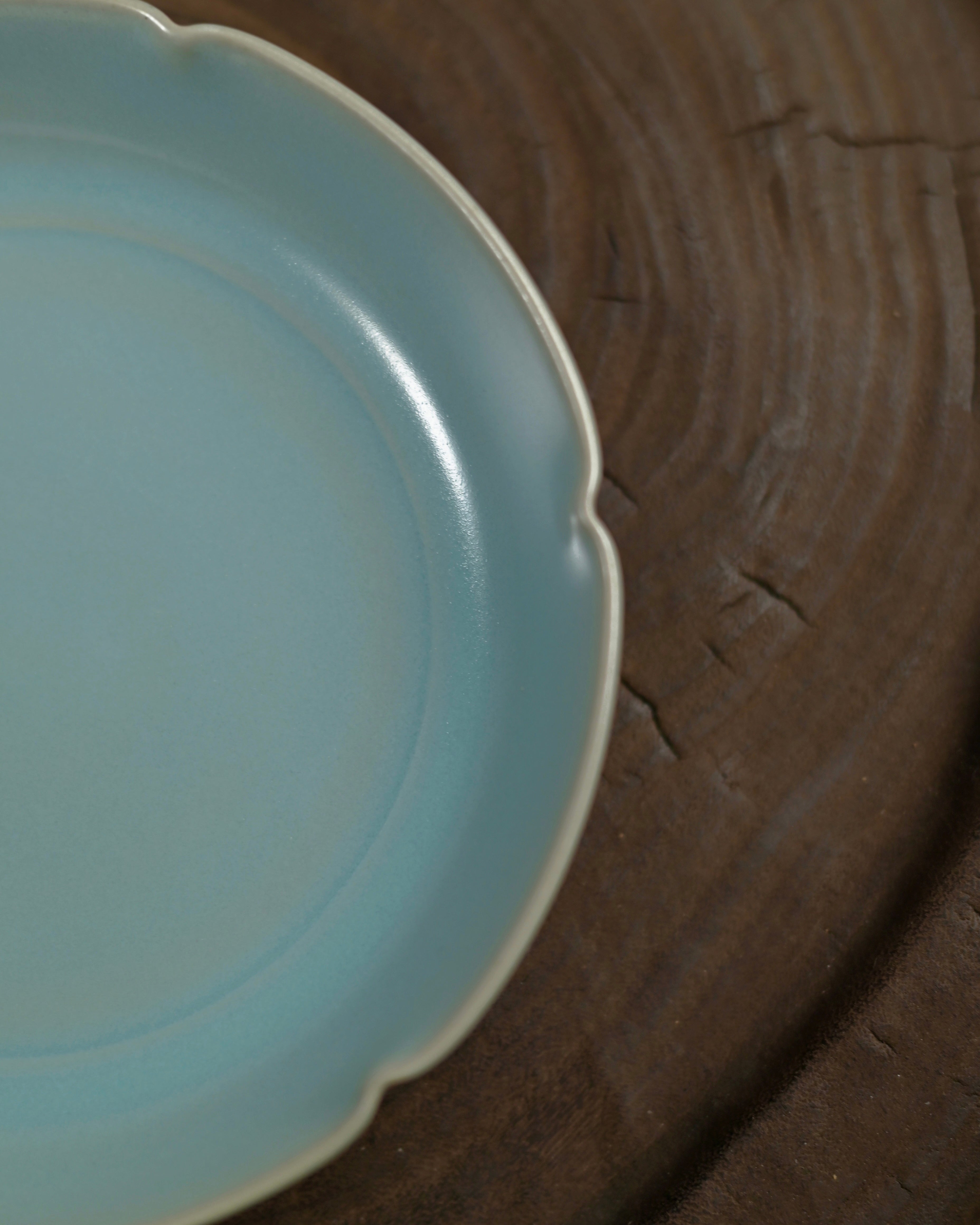 sky blue glaze crackle detail – Unique Piece Ru Ware Sky-Blue Glaze Flower-rimmed Brush Washer by Kungfuyang