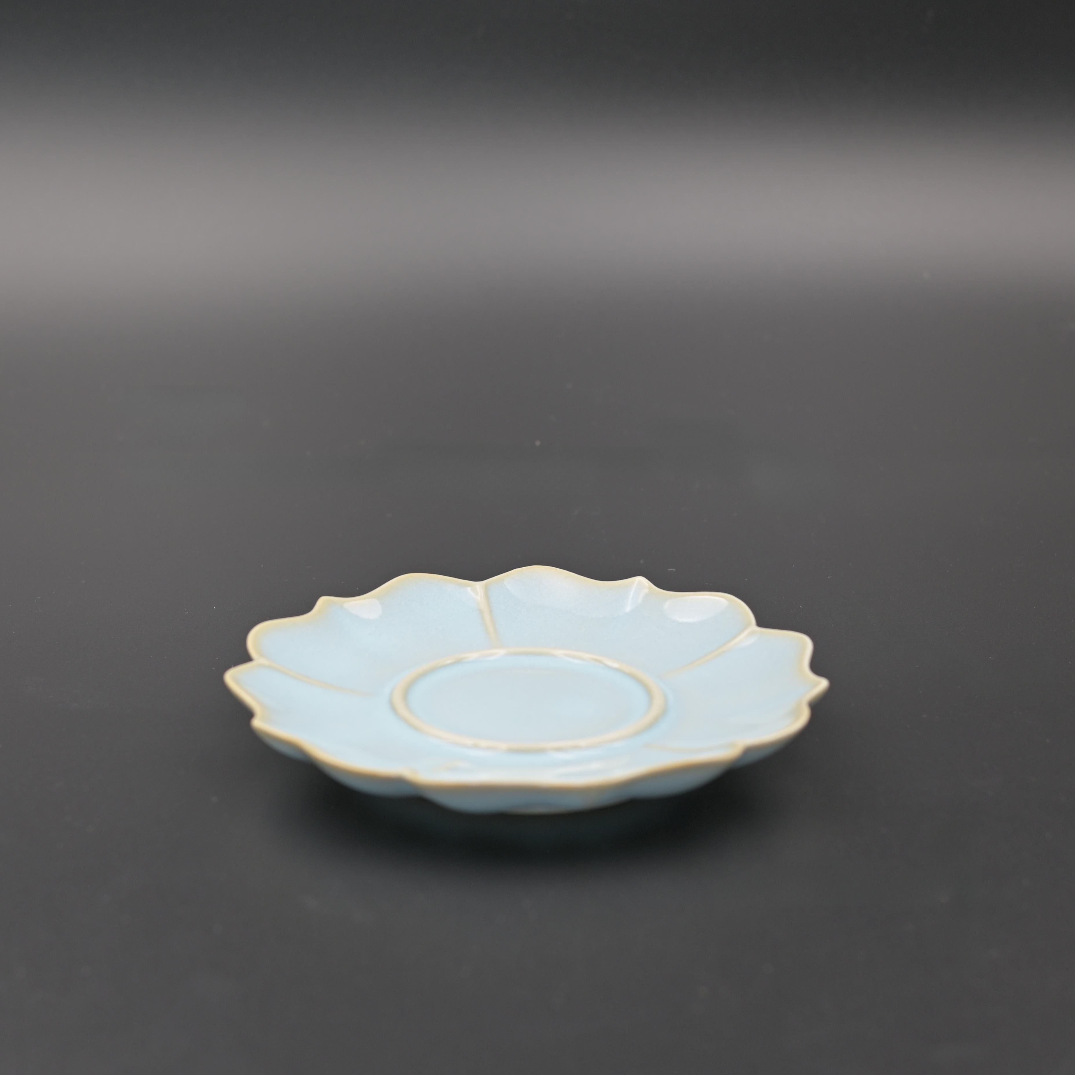 song dynasty ru porcelain ru yao – Sunflower Rim Sky-Blue Ru Porcelain Saucer for Host Teacup by Kungfuyang
