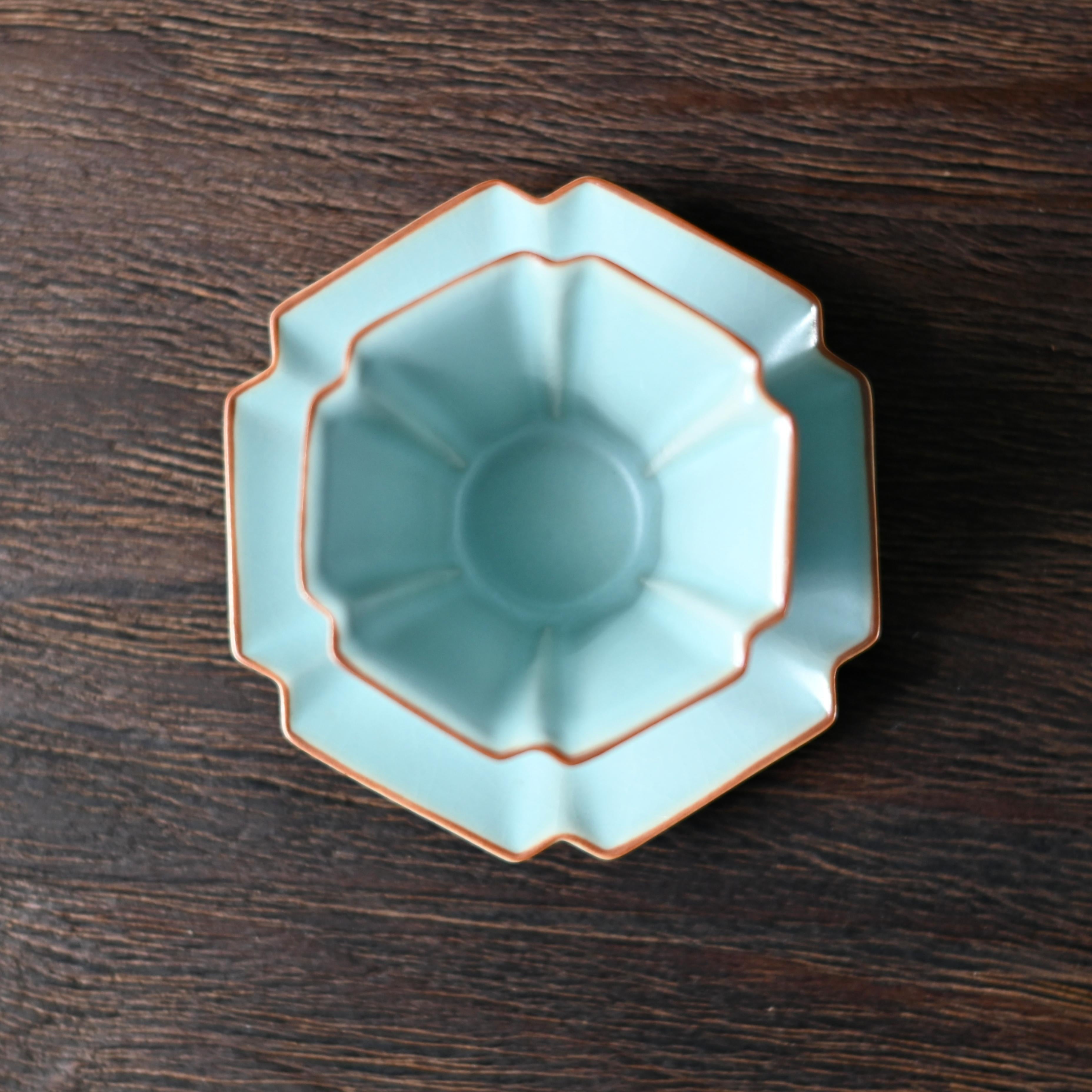 song dynasty ru wares tea set – Ru Kiln Hexagon Host Teacup “Liuhe Teacup” by Kungfuyang