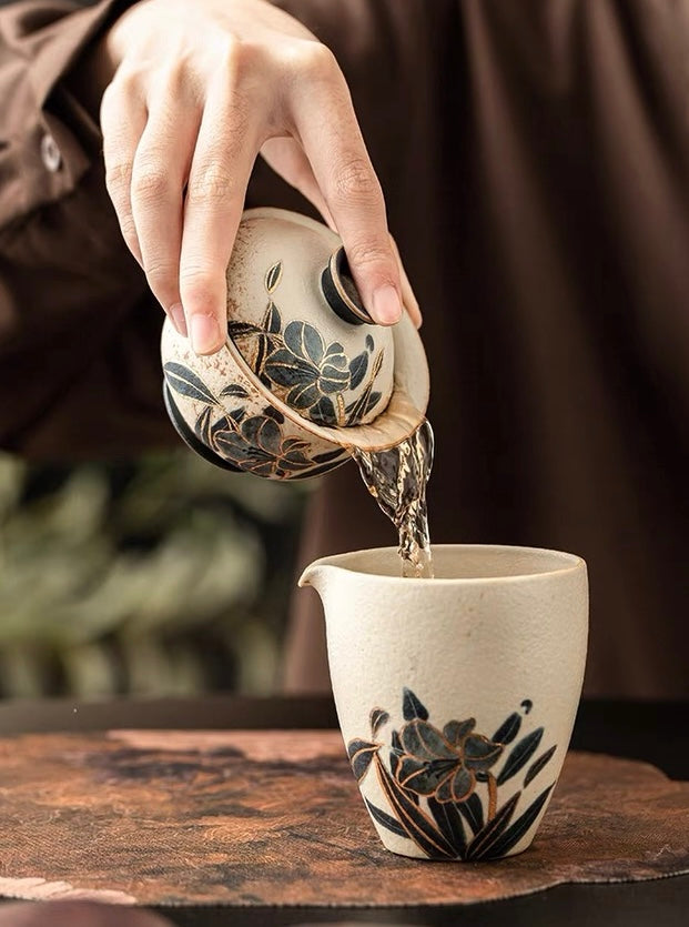 under glaze painting daffodils pattern – Old Clay Blue-and-White Volcanic Stone Style Caramel Glaze by Kungfuyang