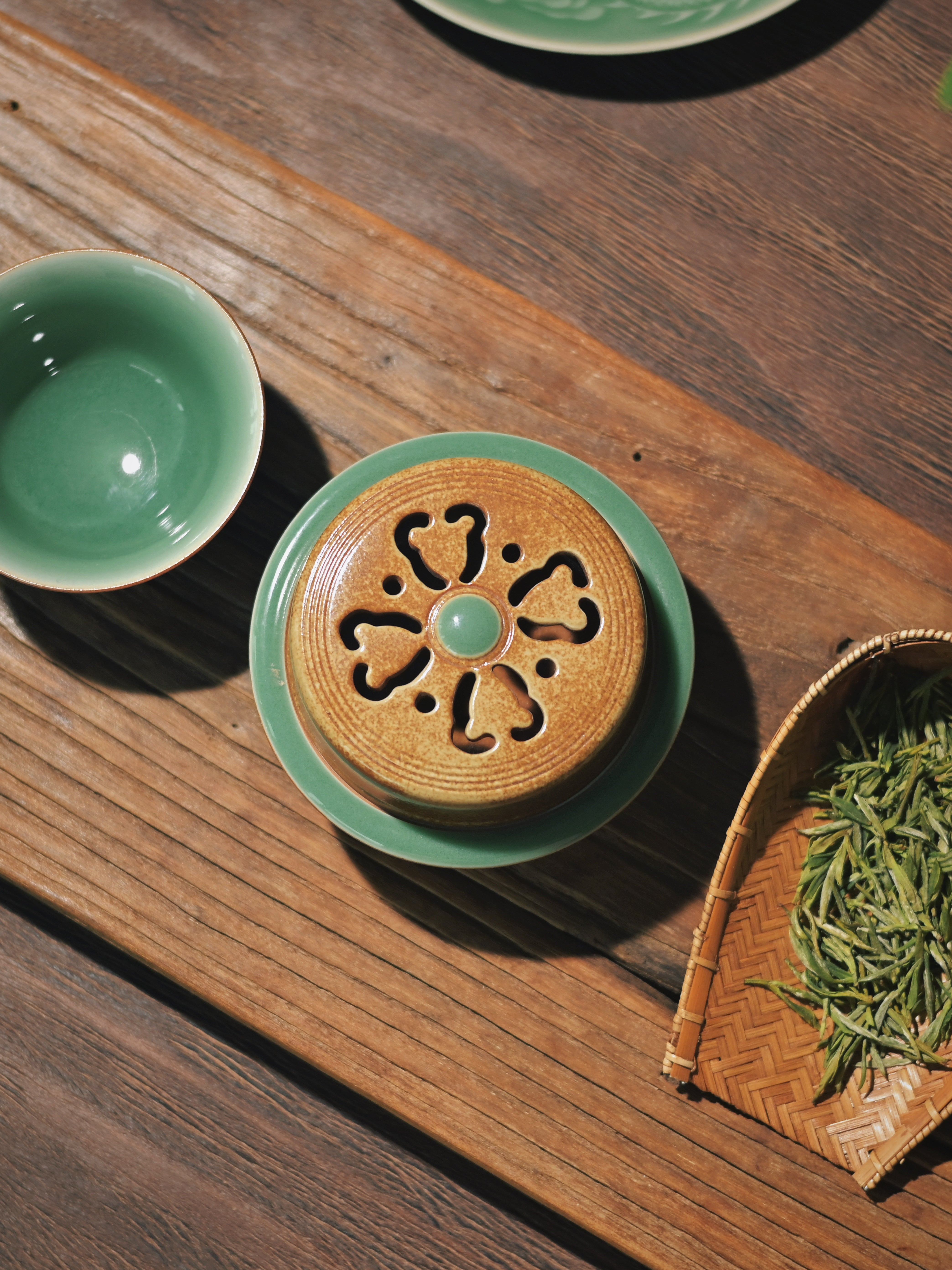 vintage style celadon incense burner – Longquan Celadon Jade-Like Glaze Incense Burner by Kungfuyang
