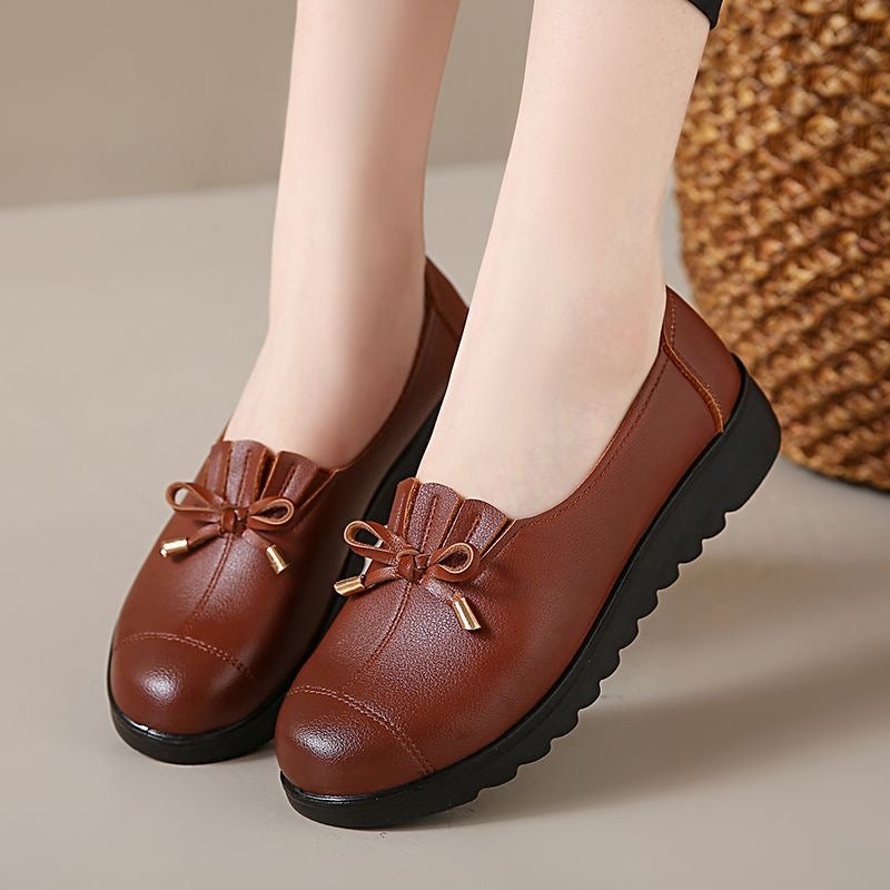 Zapatos de cuero con suela blanda y superficie blanda