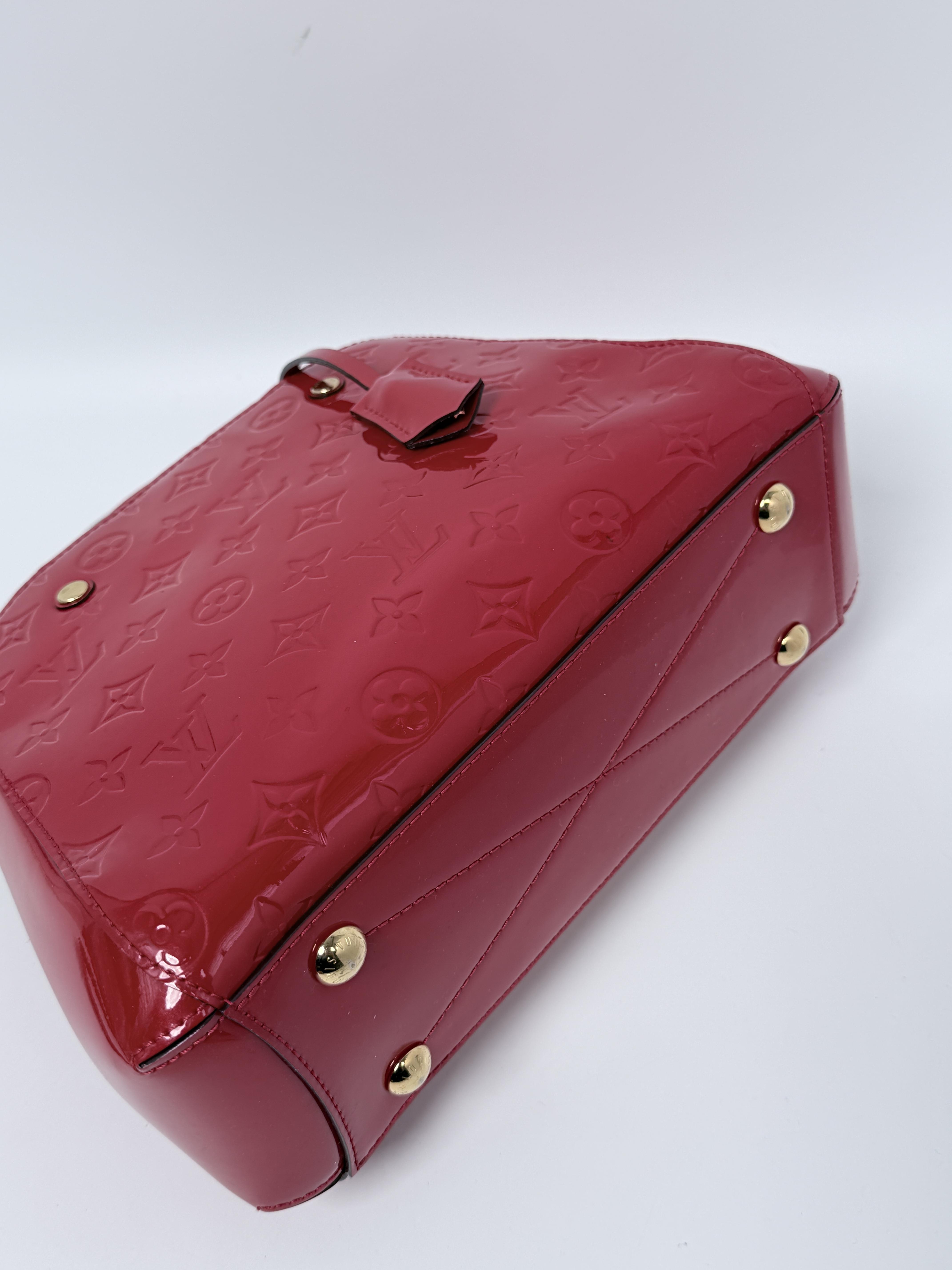 Pre-owned Louis Vuitton Monogram Vernis patent leather Crossbody Bags Vernis Montaigne BB Handbag Red JA645LV