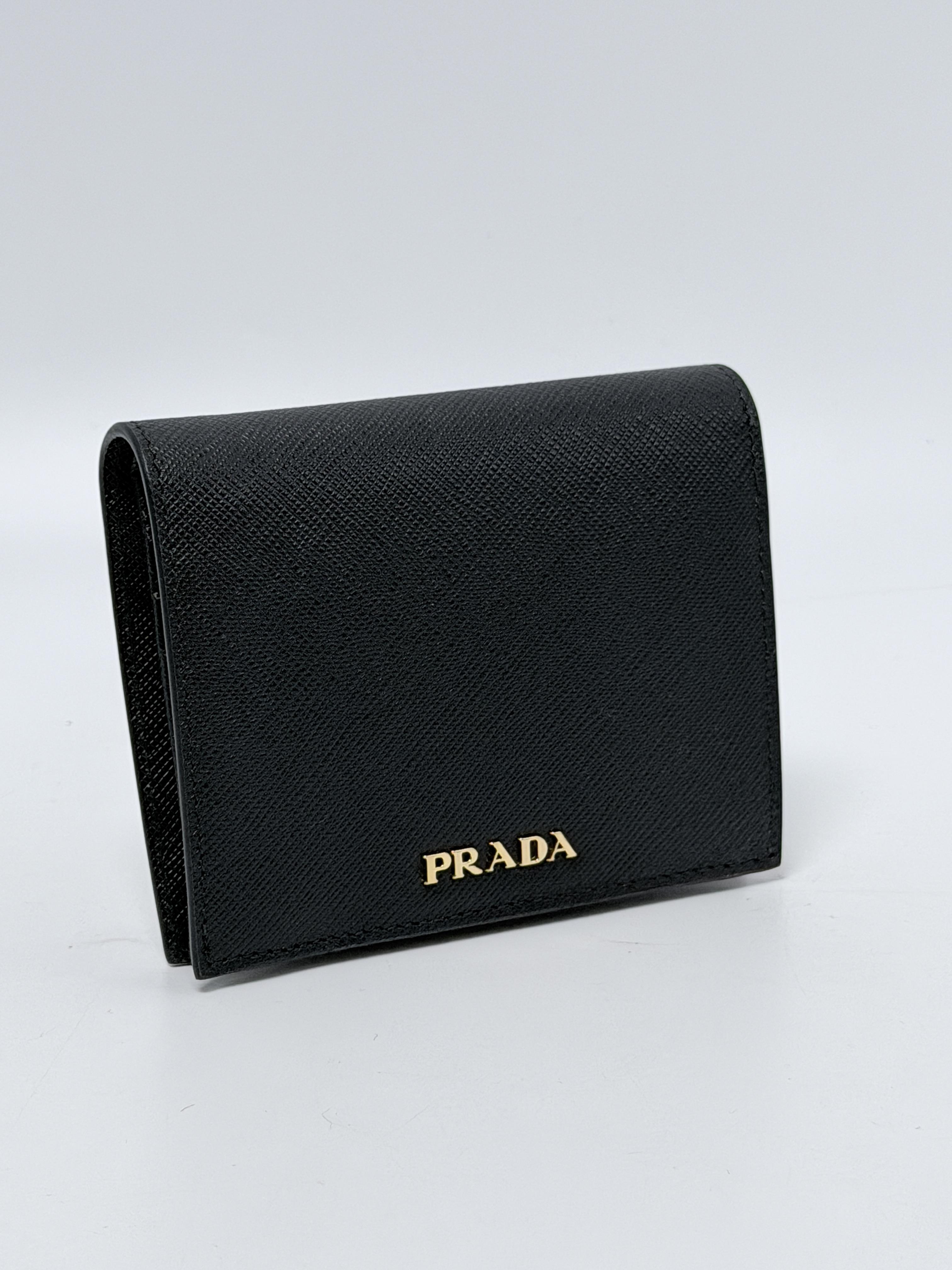 Robot Badge Saffiano Compact Bifold Wallet Black Red Heel JD1358PR