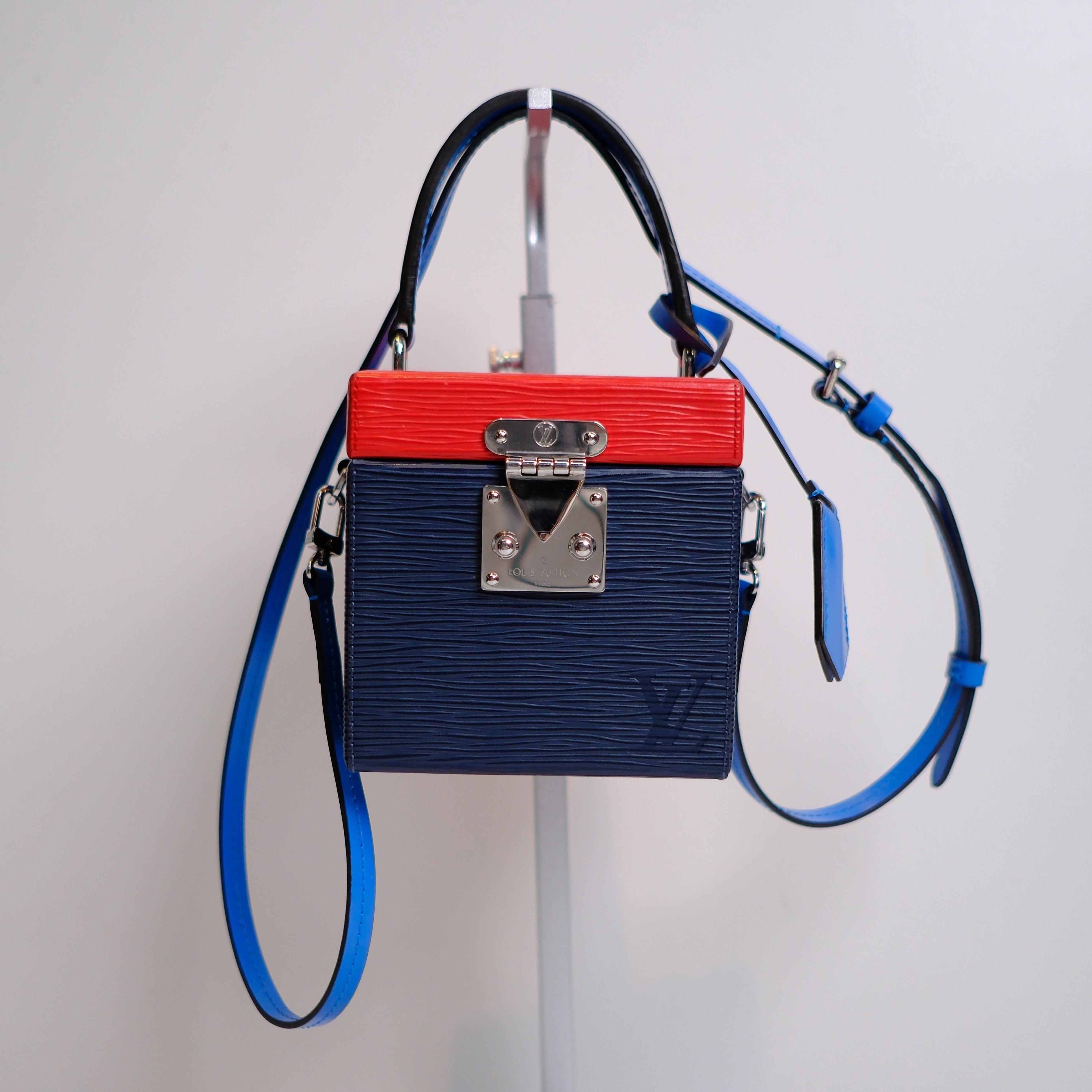 Pre-owned Louis Vuitton leather Crossbody Bags Petite Malle Box Bag Epi Red Navy with Adjustable Strap and Silver Lock LV89Fei