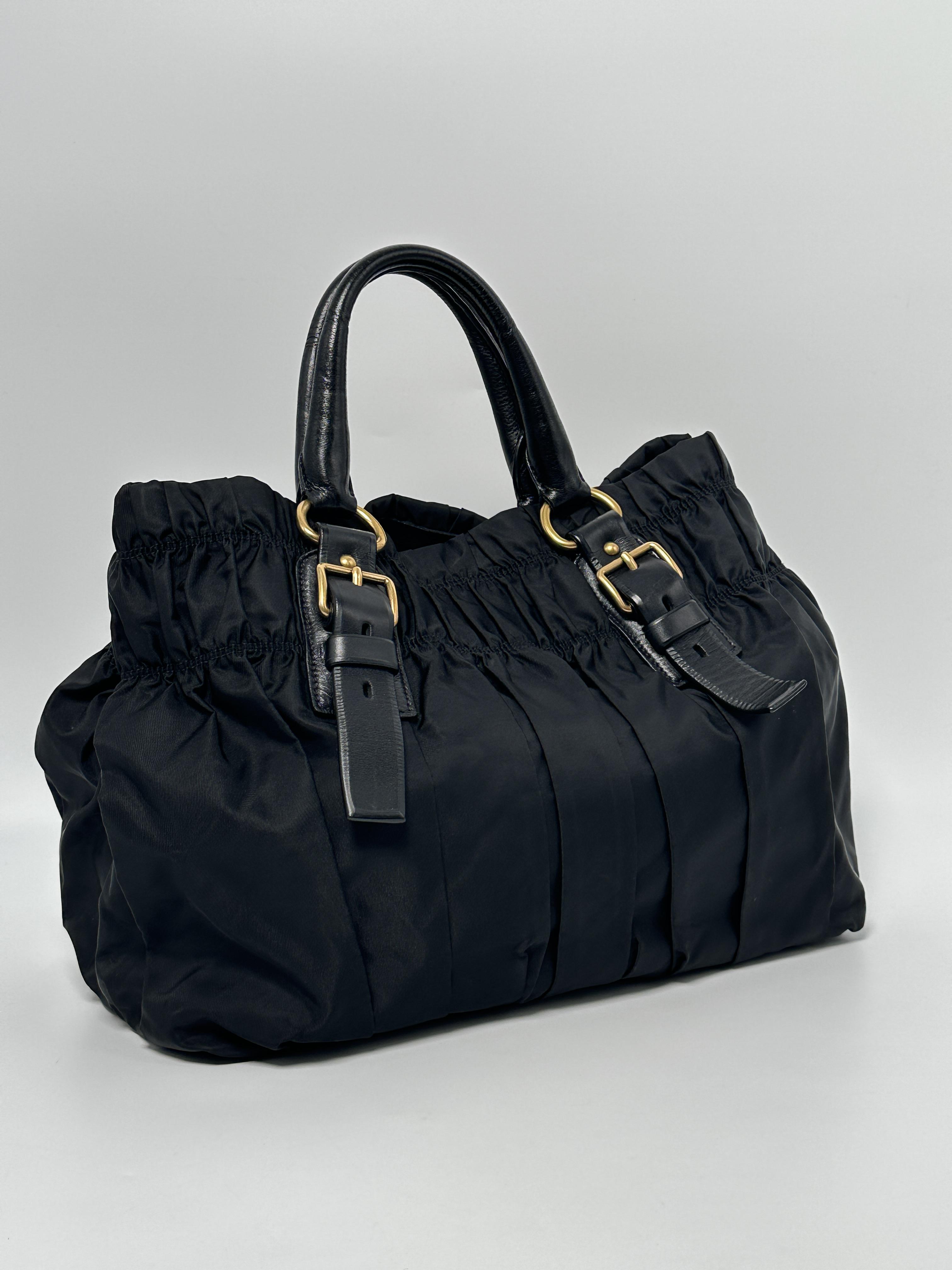 Pre-owned PRADA Ruched nylon textile with smooth black trim Tote Bags Black Tessuto Gaufre Tote Bag Top Handle Handbag ZS062PR
