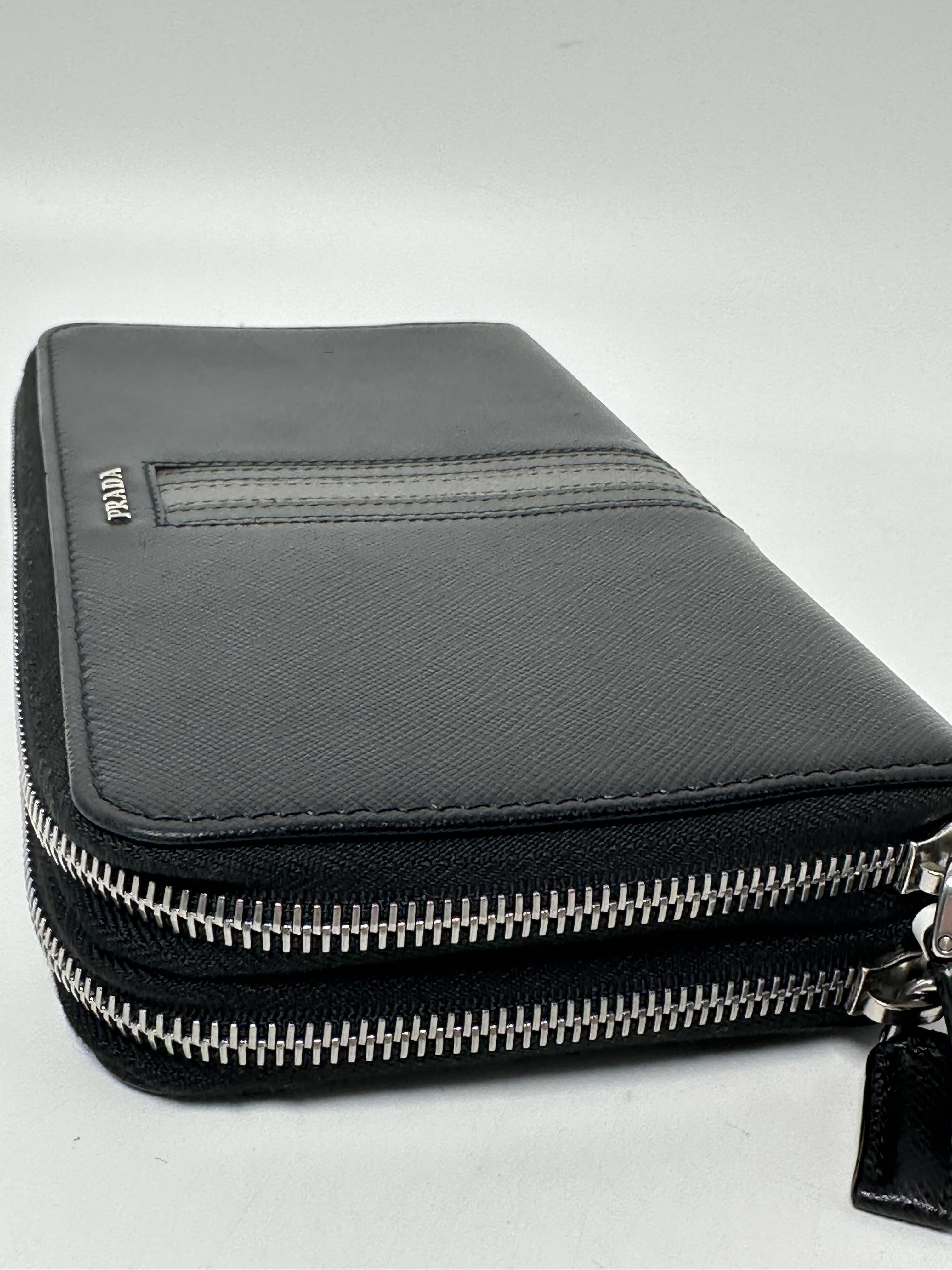 Saffiano Zip Around (Black with Stripe) JA626PR