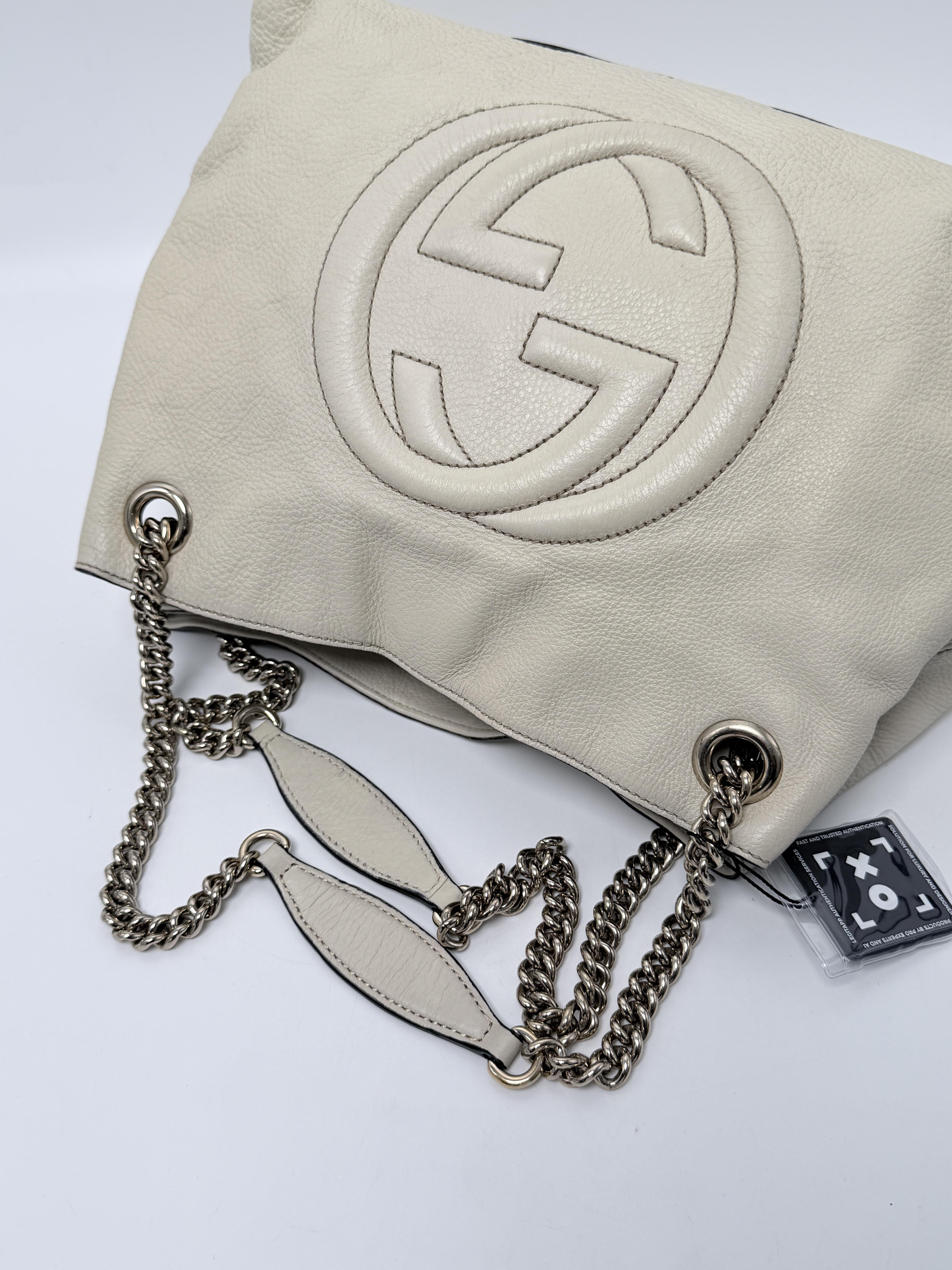 Pebbled Medium Soho Chain Shoulder Tote Bag Off White JD1385GG