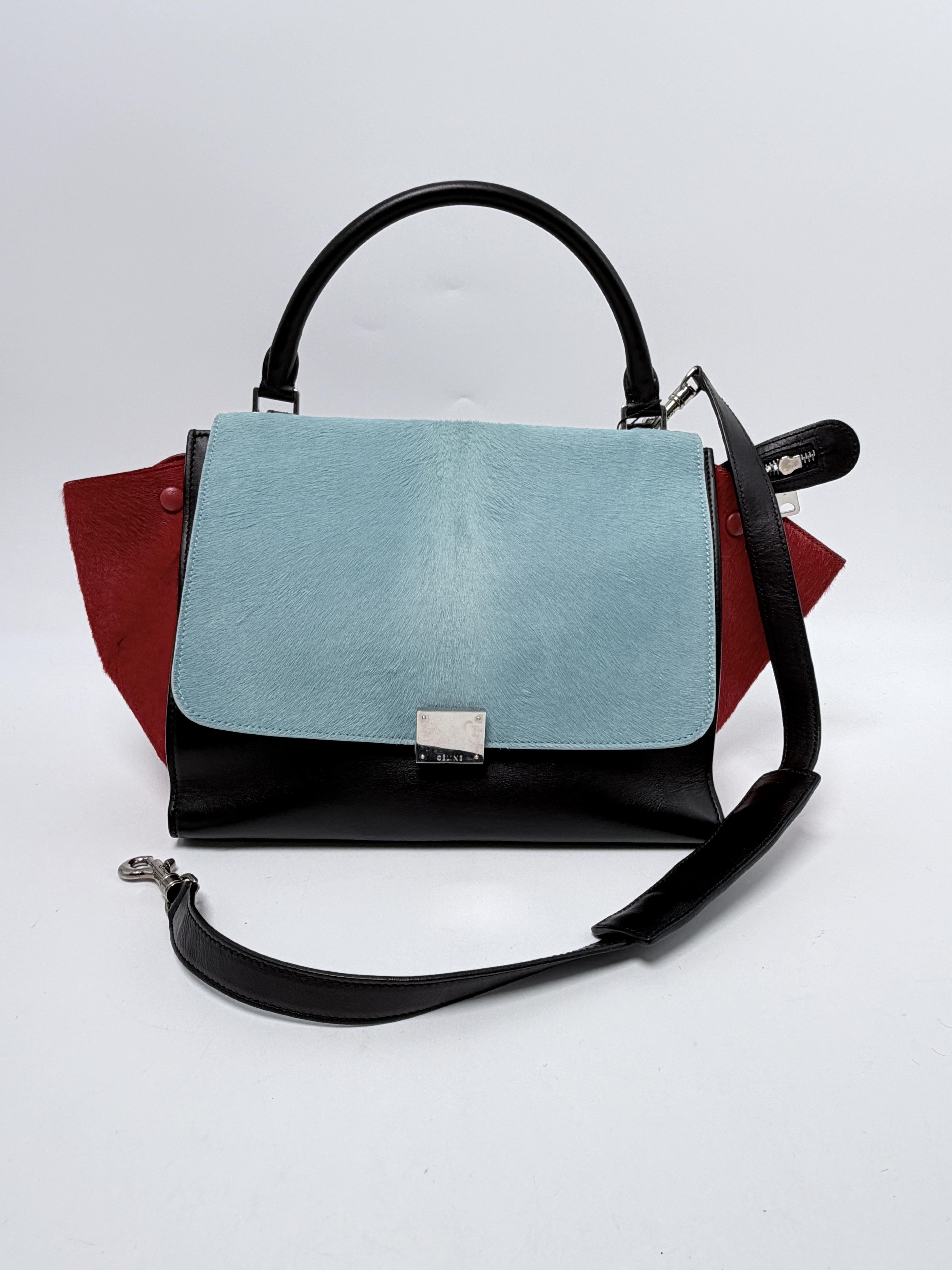 Trapeze Medium Tricolor Calf Hair Shoulder Bag Blue Red JD1332CE