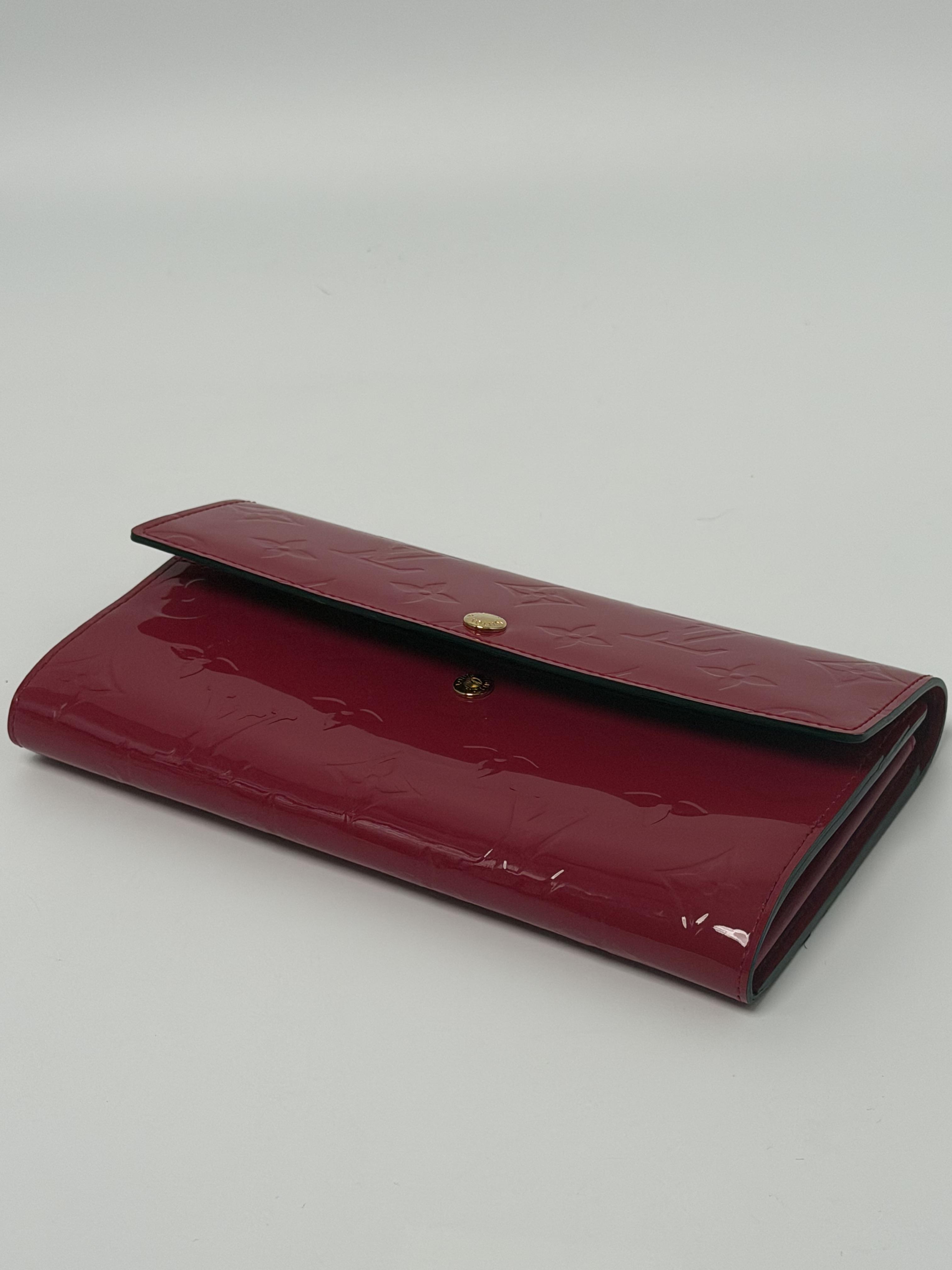 Pre-owned Louis Vuitton Leather Small Leather Goods Vernis Long Wallet Red Patent LV Monogram Snap Closure Clutch Wallet JA358LV