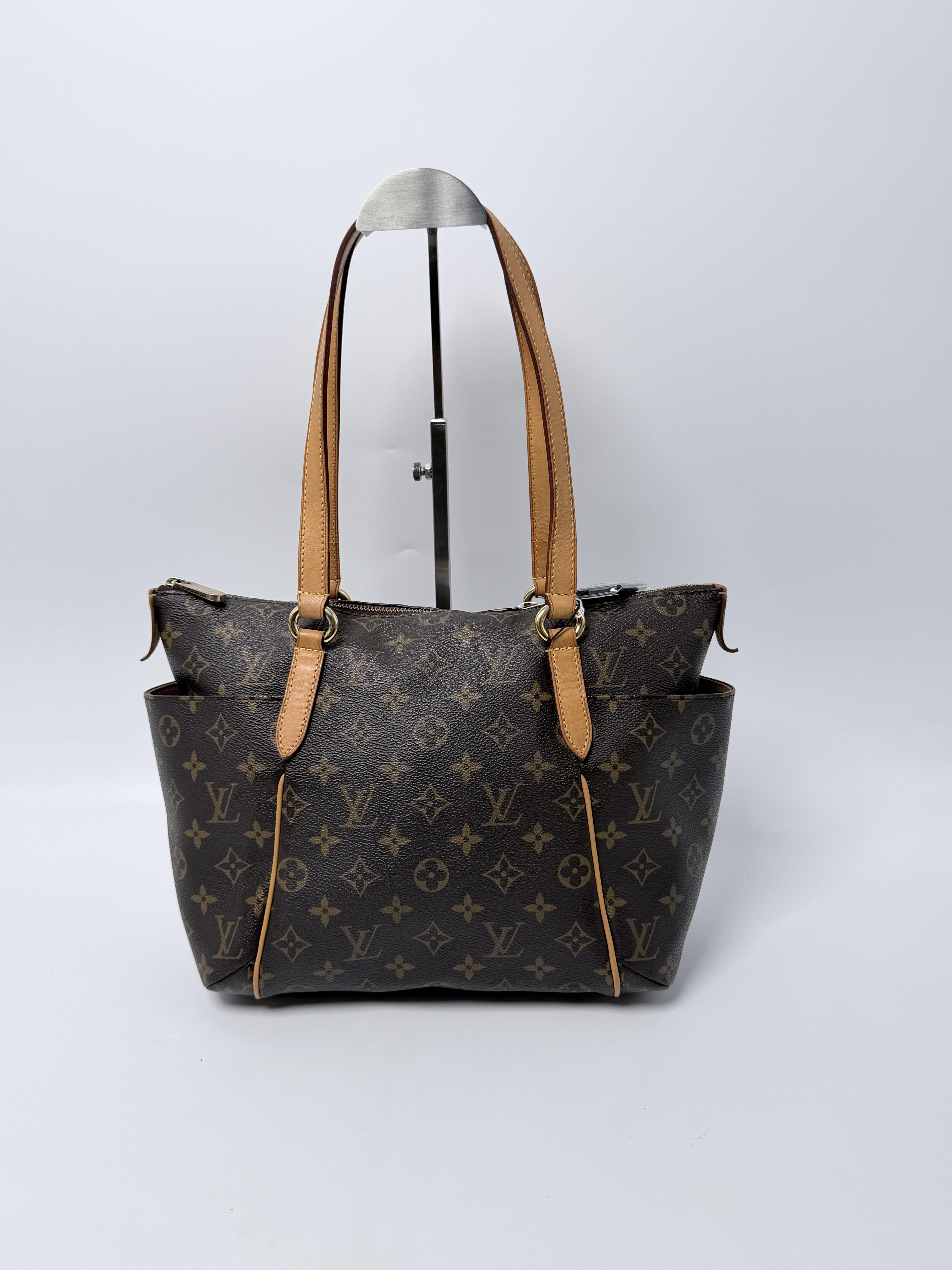 Monogram Totally PM Brown Leather Bucket Pocket Handbag JE727LV