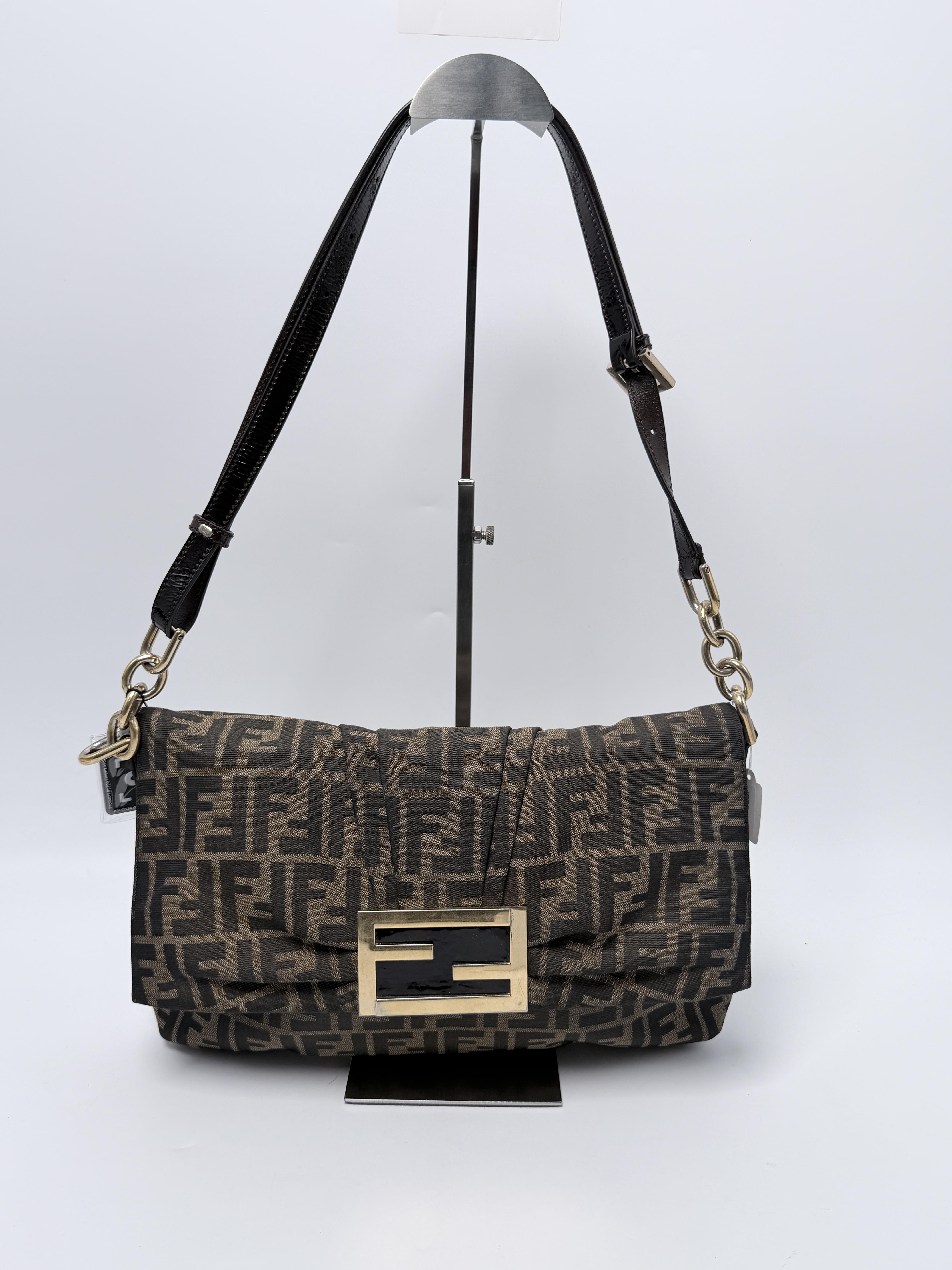 Zucca Medium Flat Baguette Bag Brown JE754FD