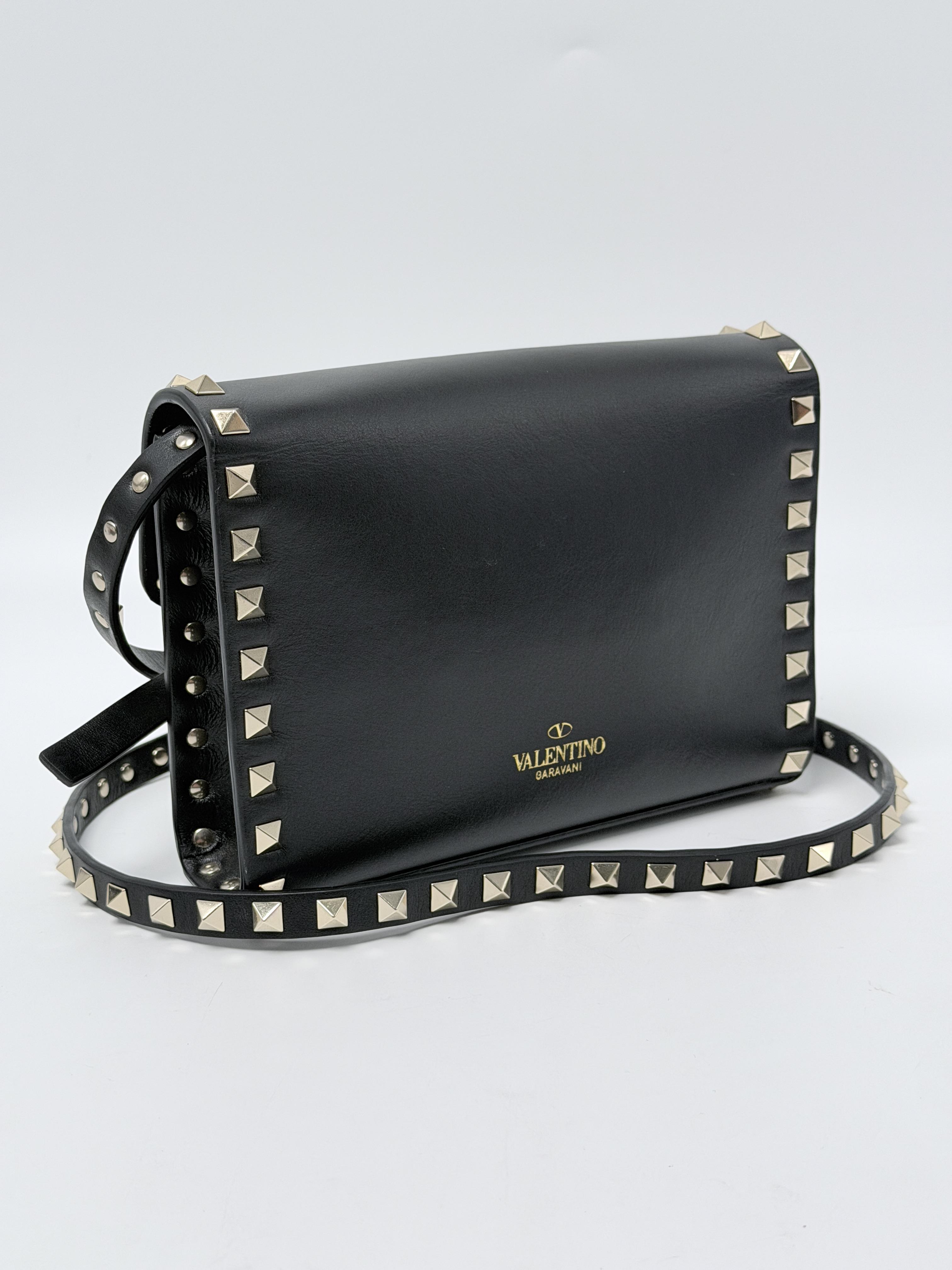 Garavani Rockstud Small Flap Crossbody Bag Black JD1685VL