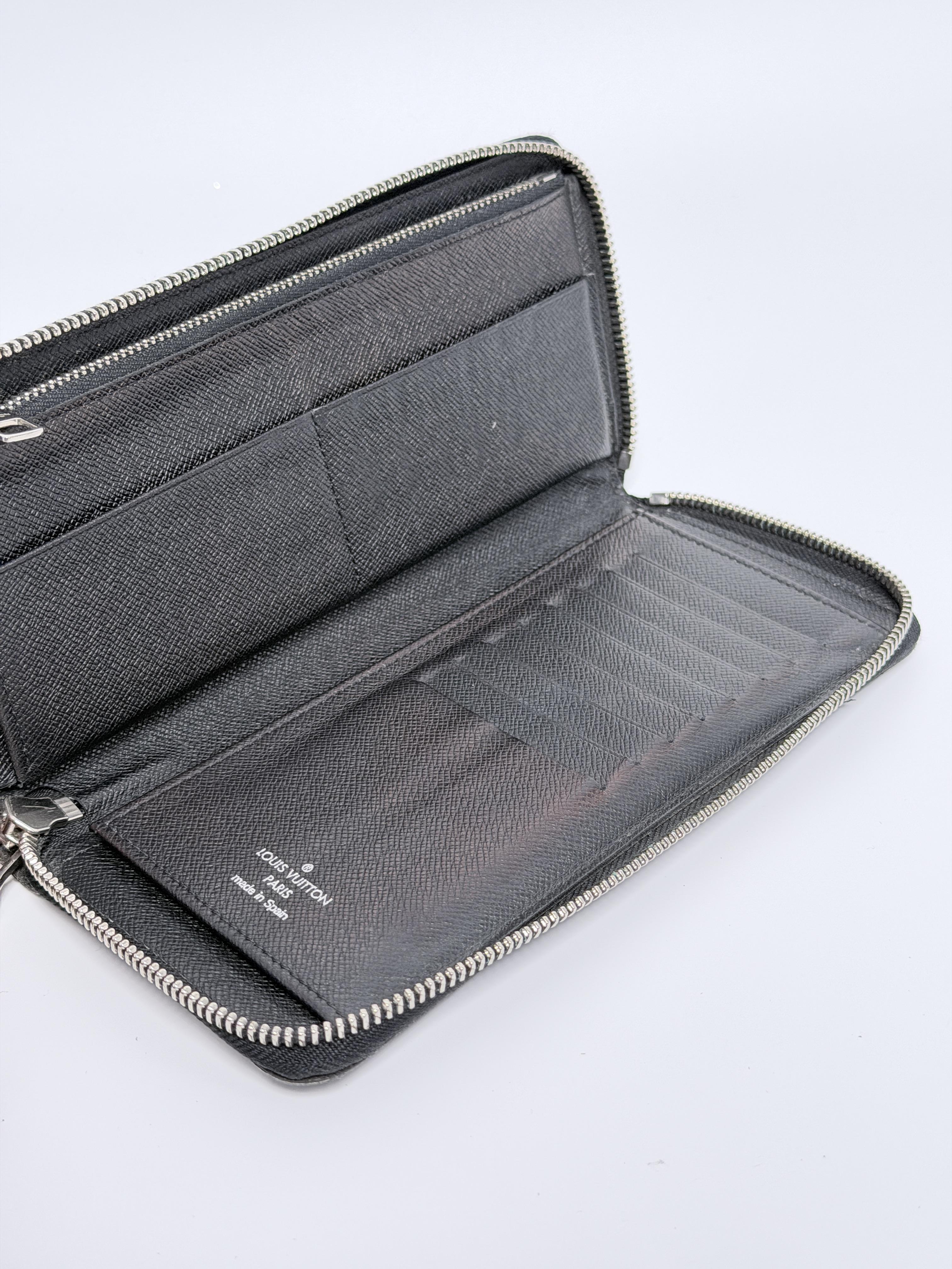 Damier Graphite Zippy Horizontal Authentic JC060LV