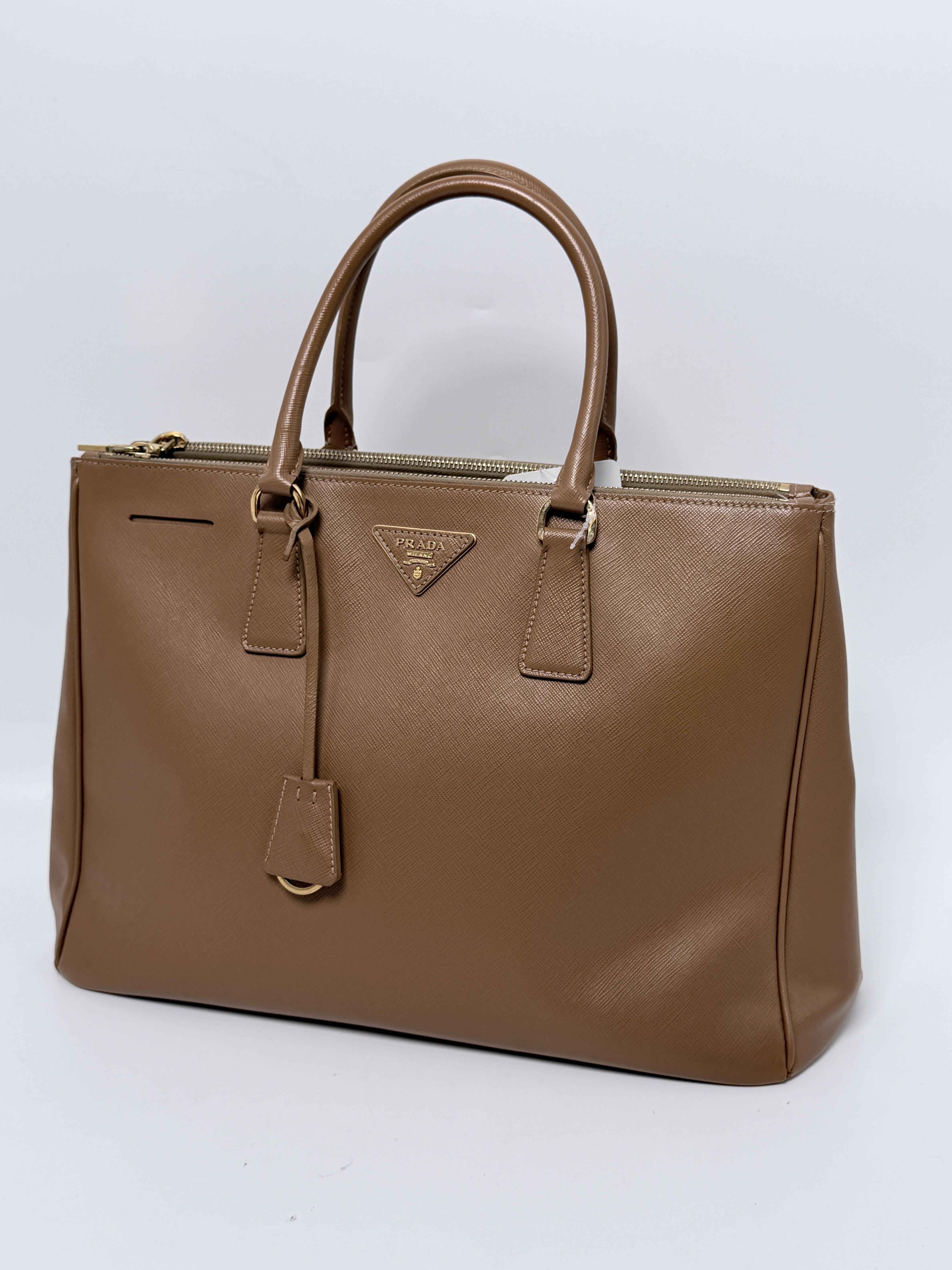 Pre-owned PRADA leather Tote Bags Galleria Double Zip Tote Bag Beige ZS144PR