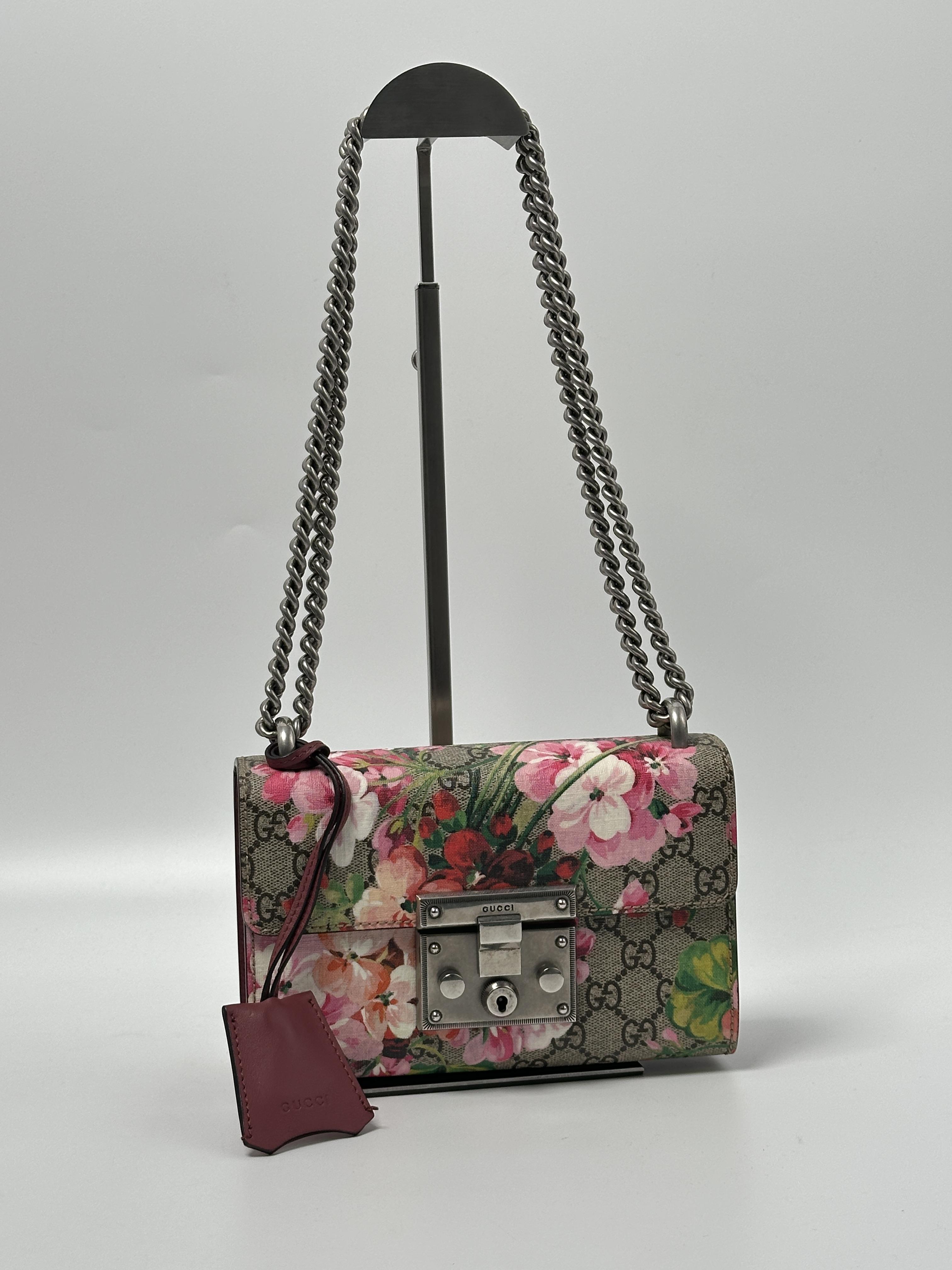 Pre-owned GUCCI canvas Shoulder Bags GG Supreme Blooms Padlock Shoulder Bag JD930GG
