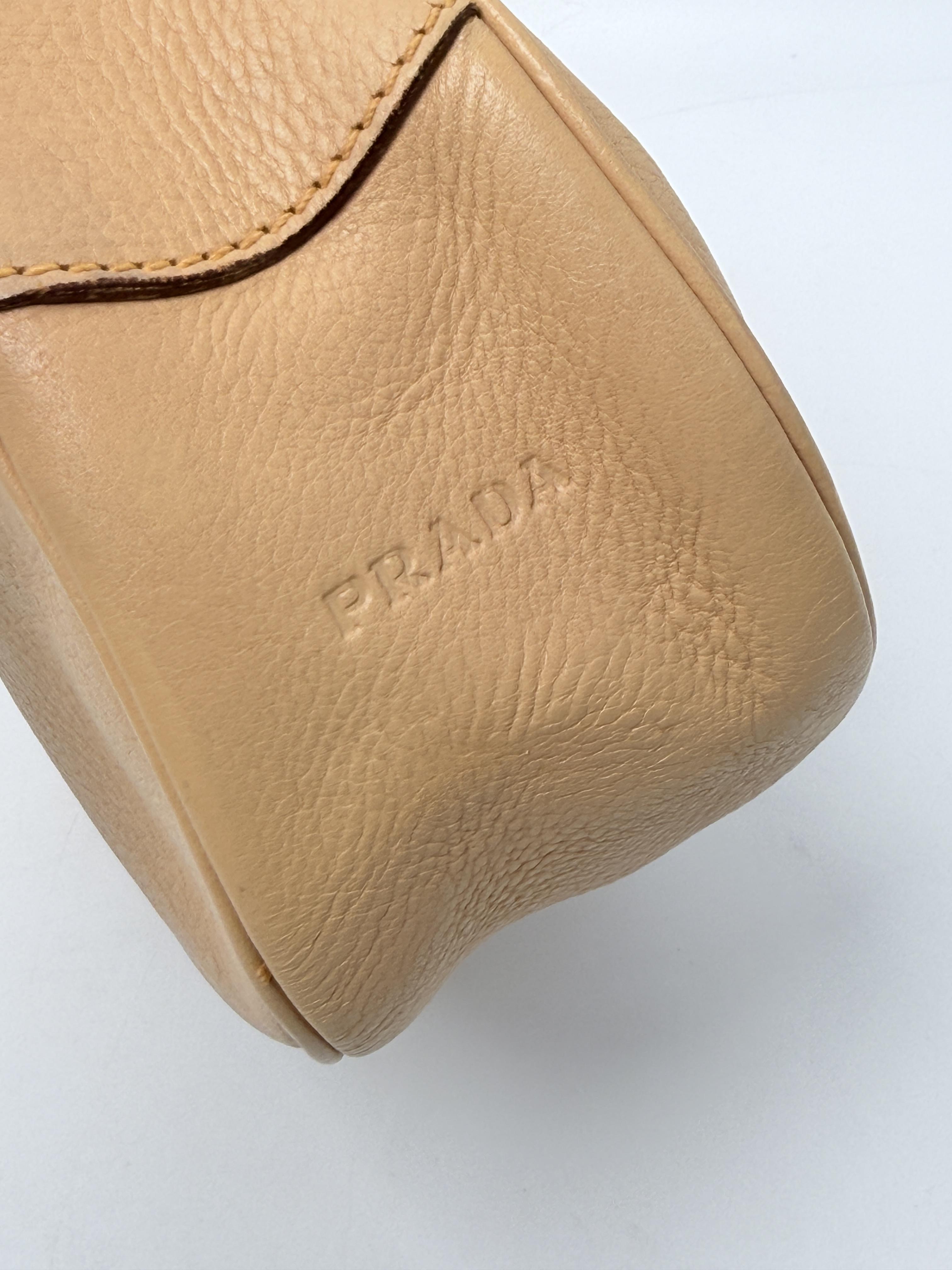 Vintage Vitello Daino Moon Hobo Shoulder Bag Beige JP011PR