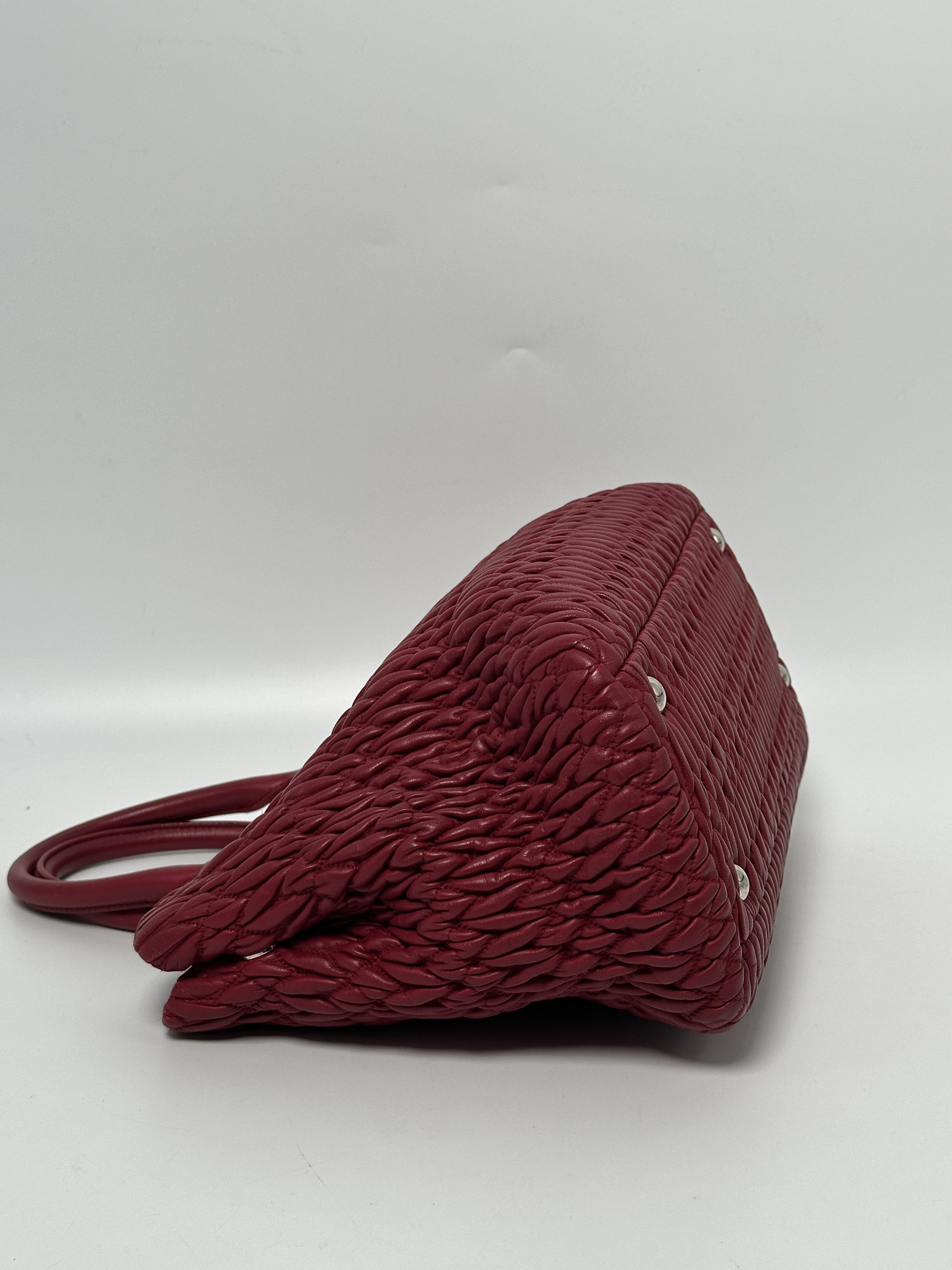 Pre-owned miu miu leather Shoulder Bags Matelassé Crystal Cloquet Satchel Shoulder Bag JD366MM