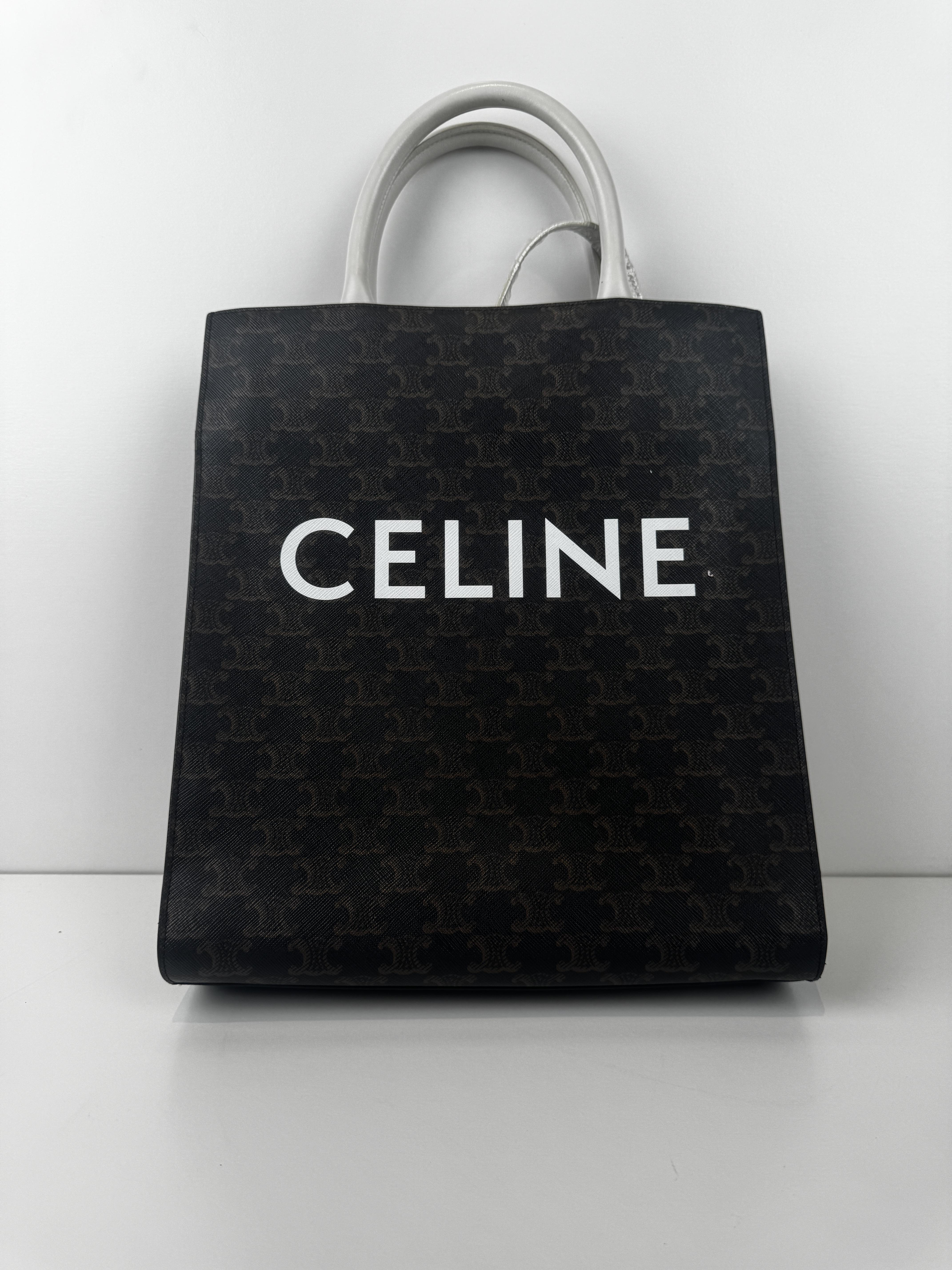 Pre-owned Celine Leather Crossbody Bags Logo Pattern Handbag with White Handles and Stylish Design CE6JX