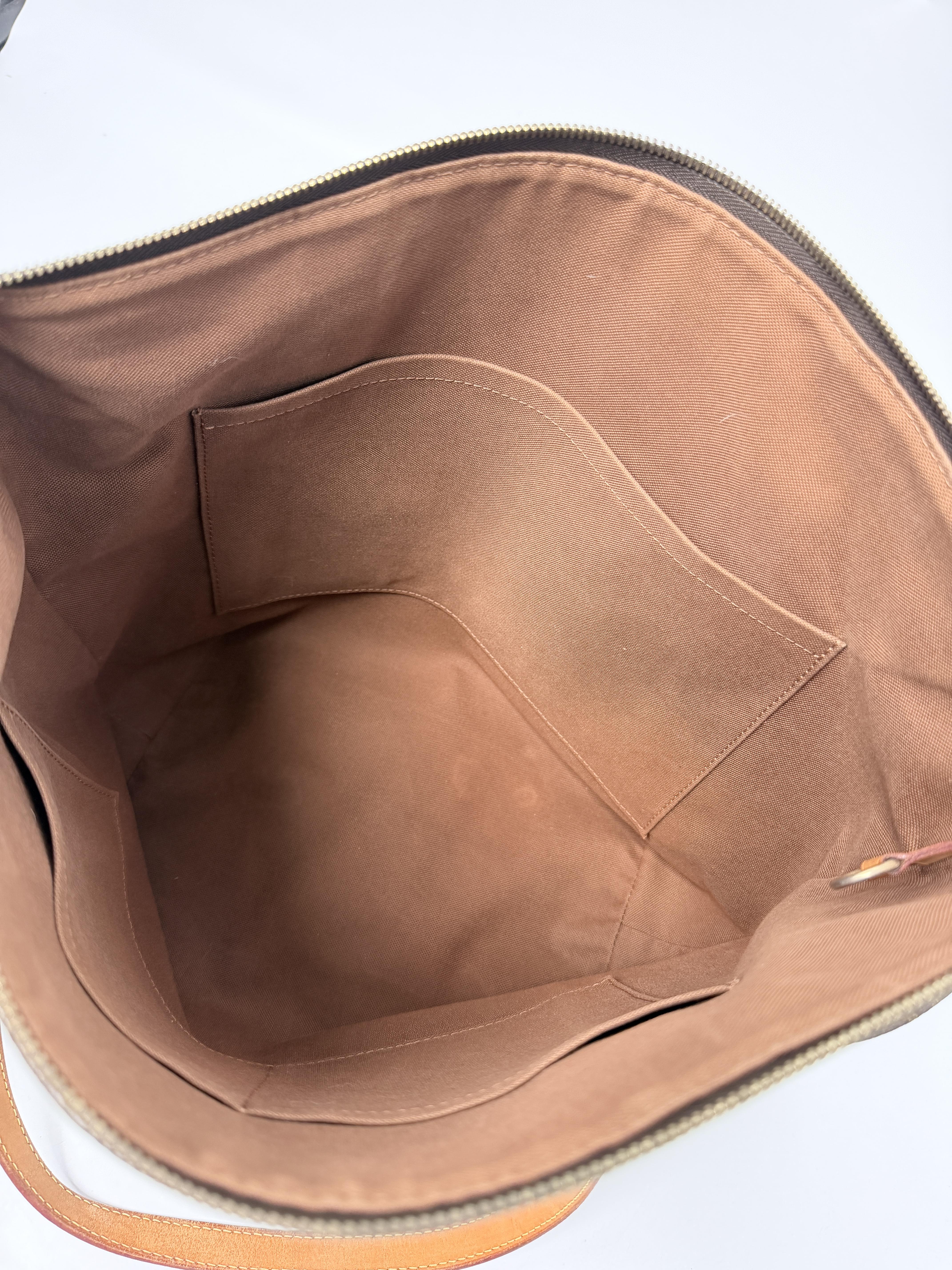 Monogram Totally MM Brown Leather Bucket Pocket Handbag JE744LV