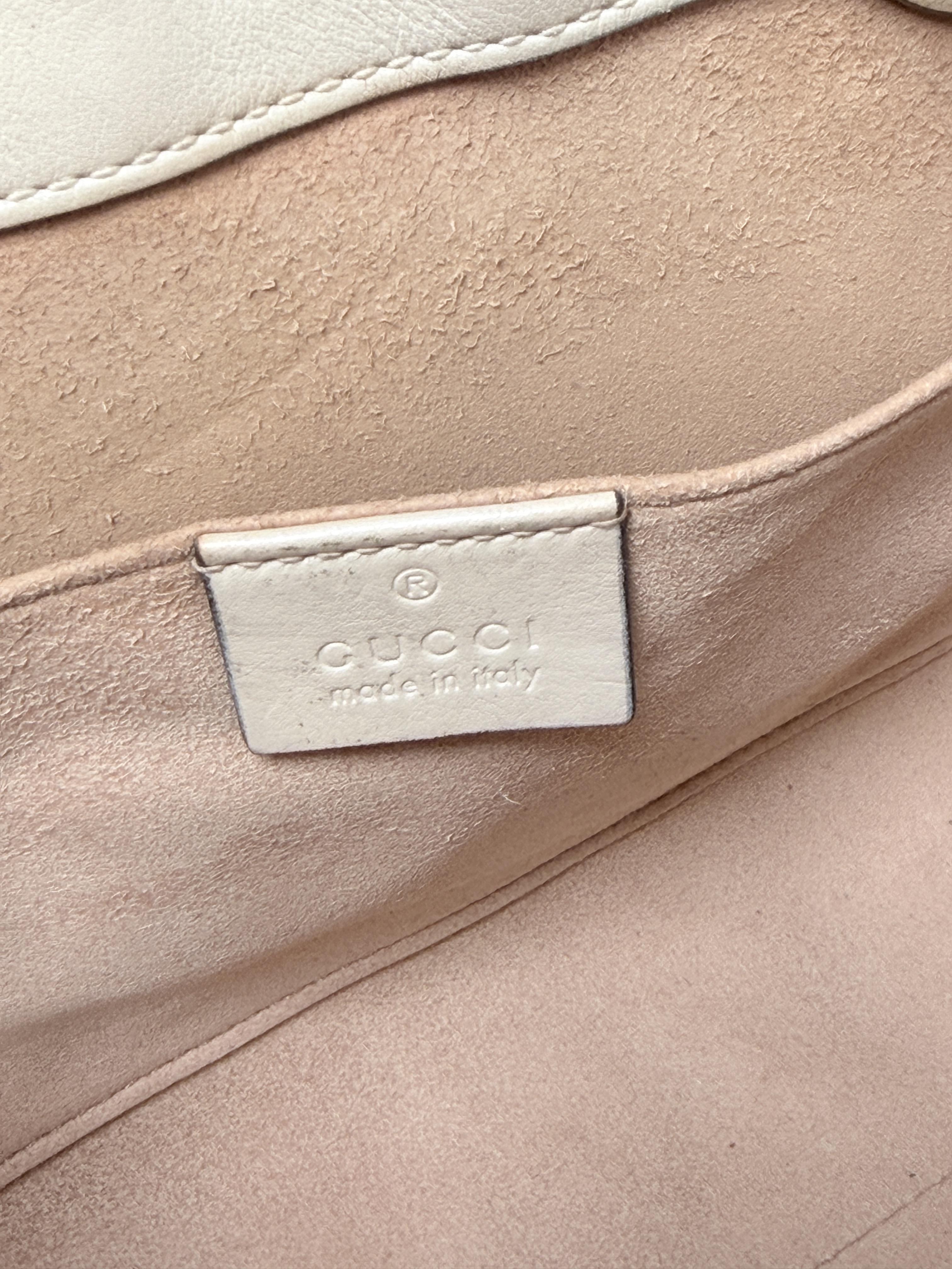 Padlock Small GG Supreme Chain Tote Bag (White/Beige) JD1256GG