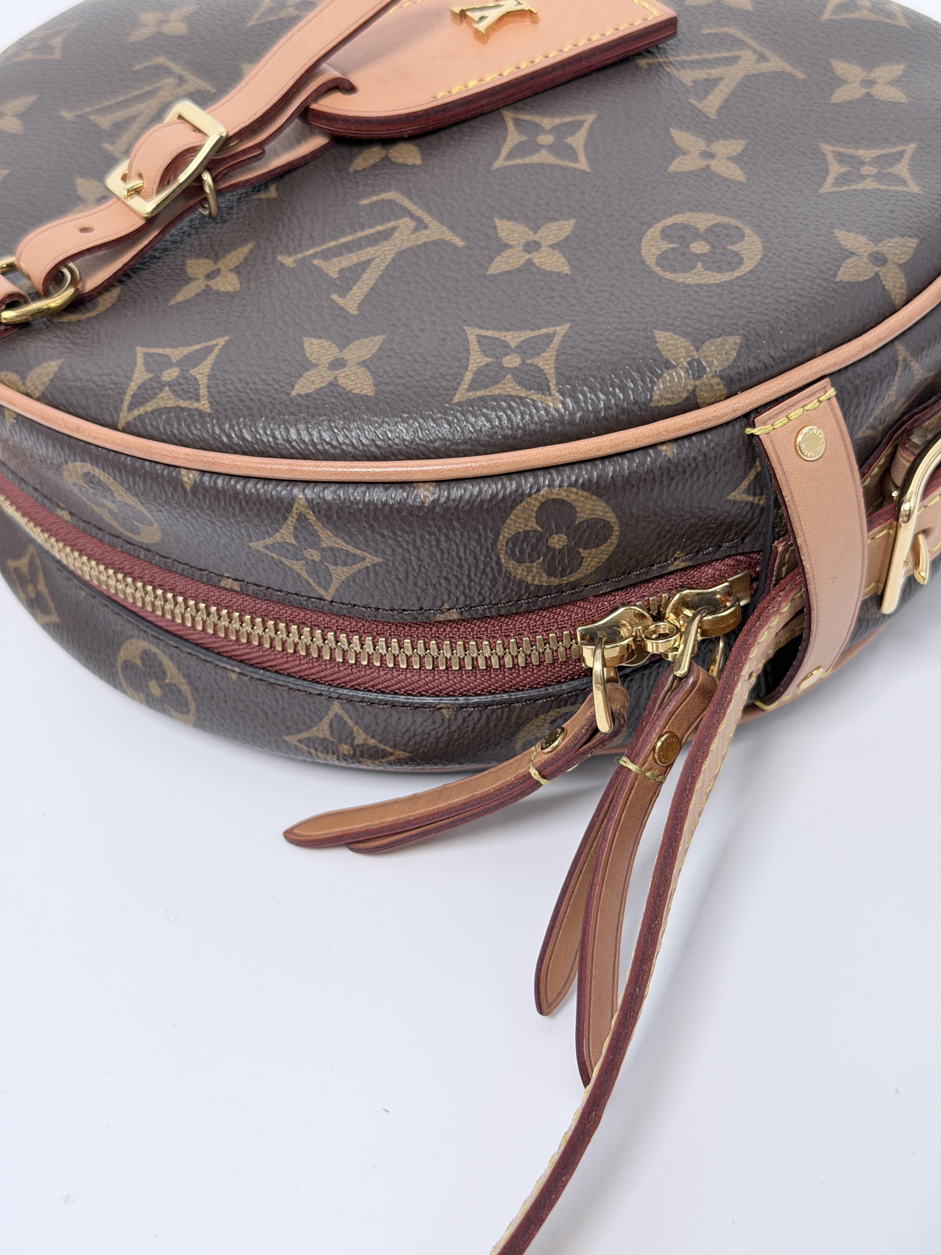 Pre-owned Louis Vuitton Canvas Shoulder Bags Monogram Boite Chapeau Souple MM Crossbody Bag BIN021LV
