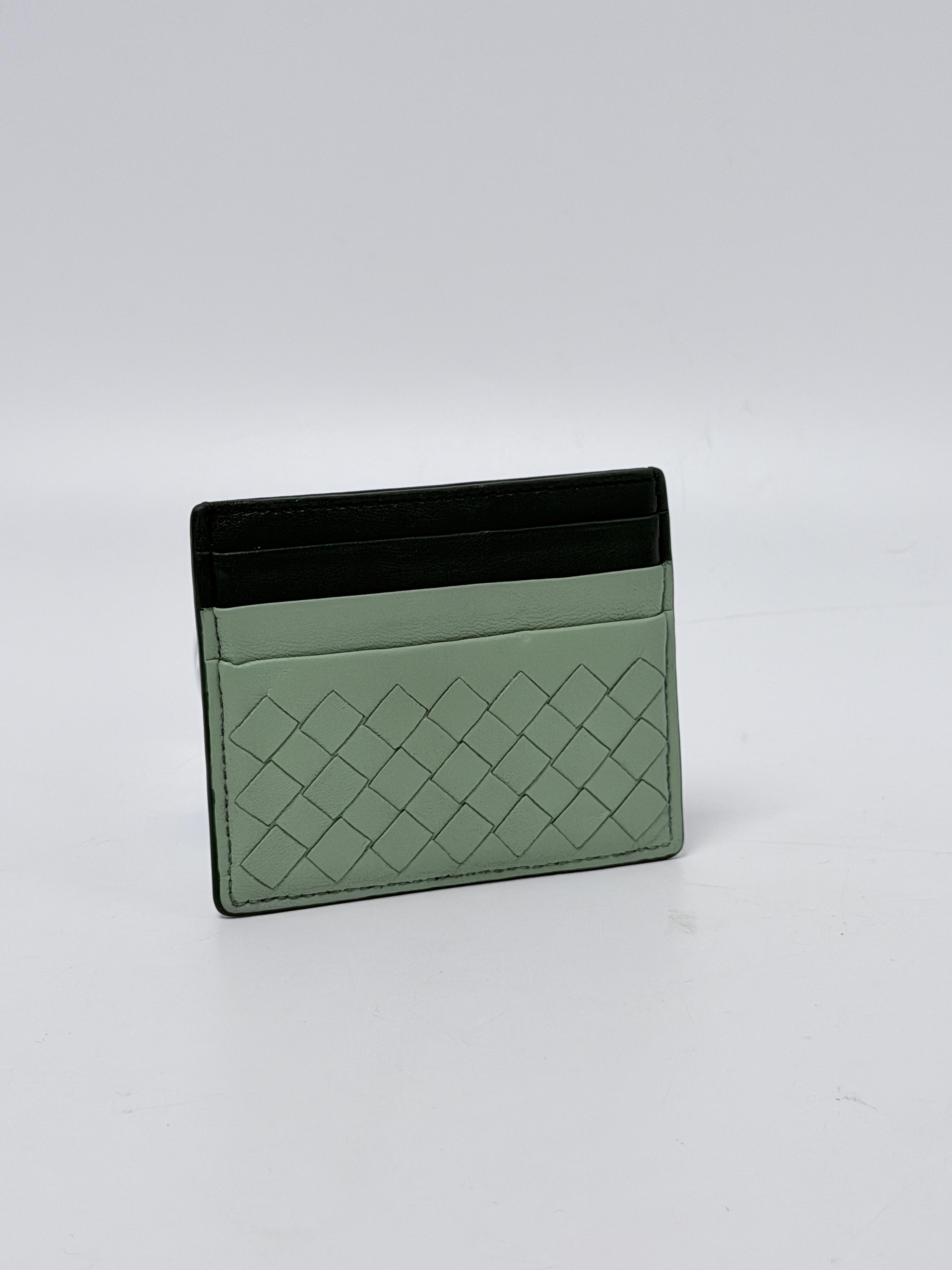 Two Tone Intrecciato Credit Card Case Sage Green Black JD1564BV