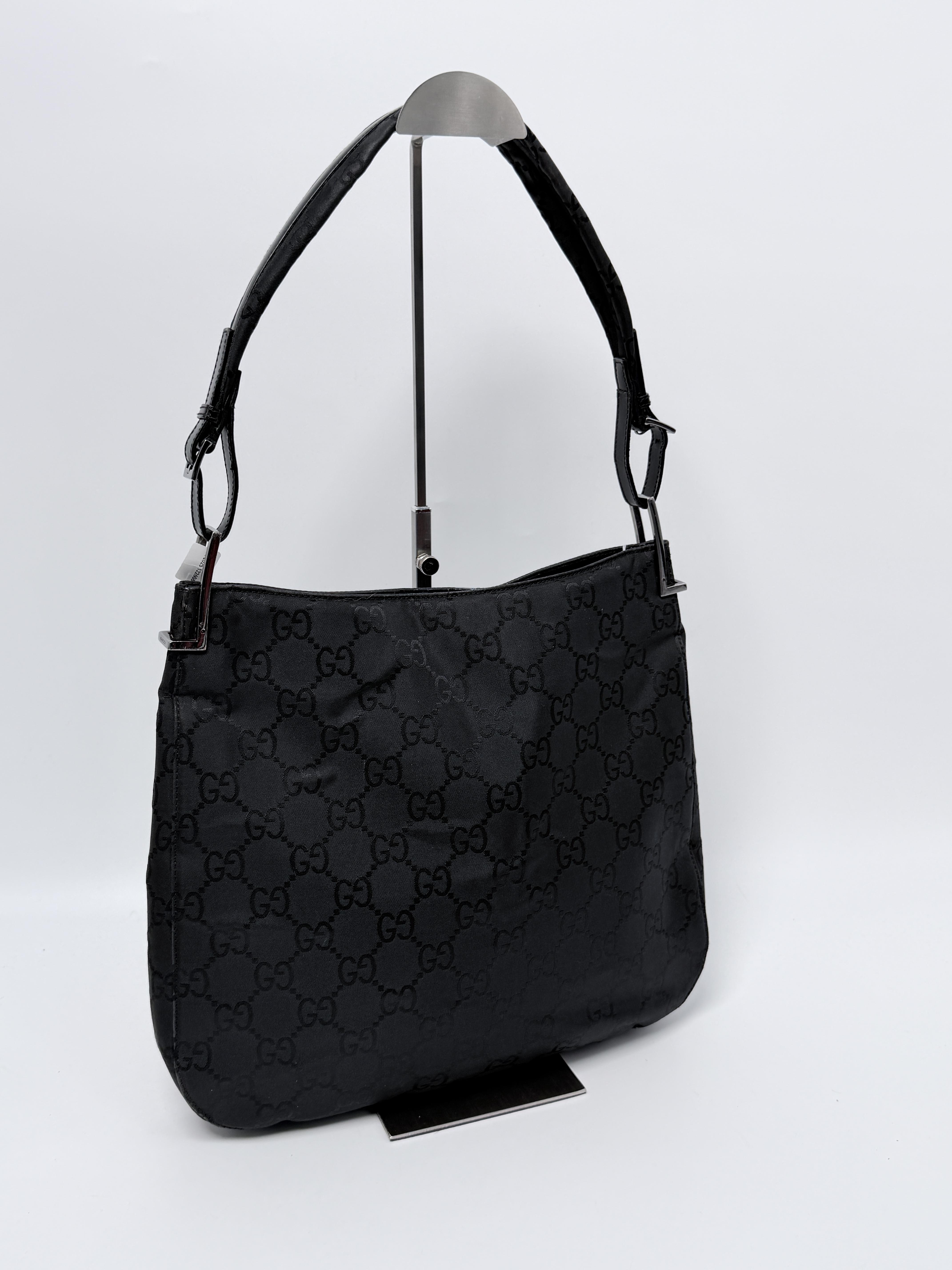 Pre-owned GUCCI Canvas Shoulder Bags Black Nylon & Leather GG Monogram Shoulder Bag Hobo Handbag GG327FEI