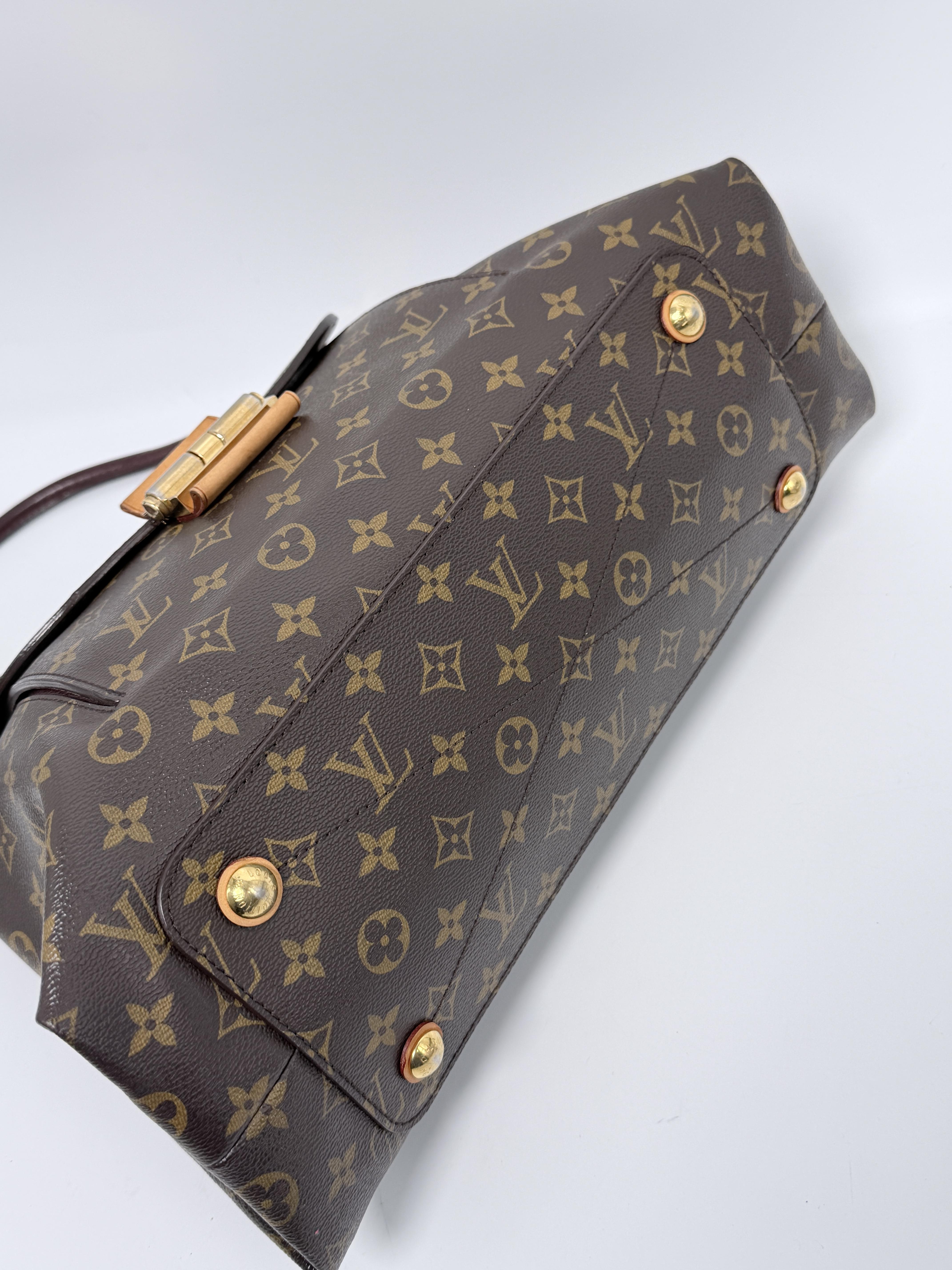 Pre-owned Louis Vuitton canvas Shoulder Bags Monogram Olympe Shoulder Bag JE528LV