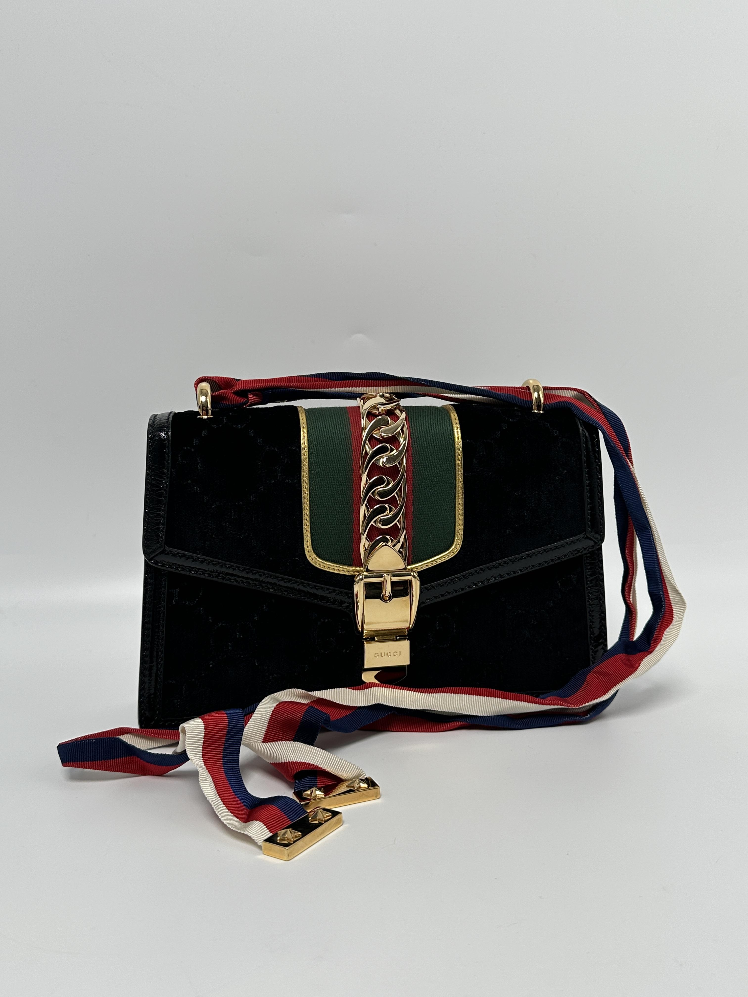 Pre-owned GUCCI Leather Crossbody Bags Sylvie Shoulder Handbag GG Velvet Small Black Crossbody Bag JD585GG