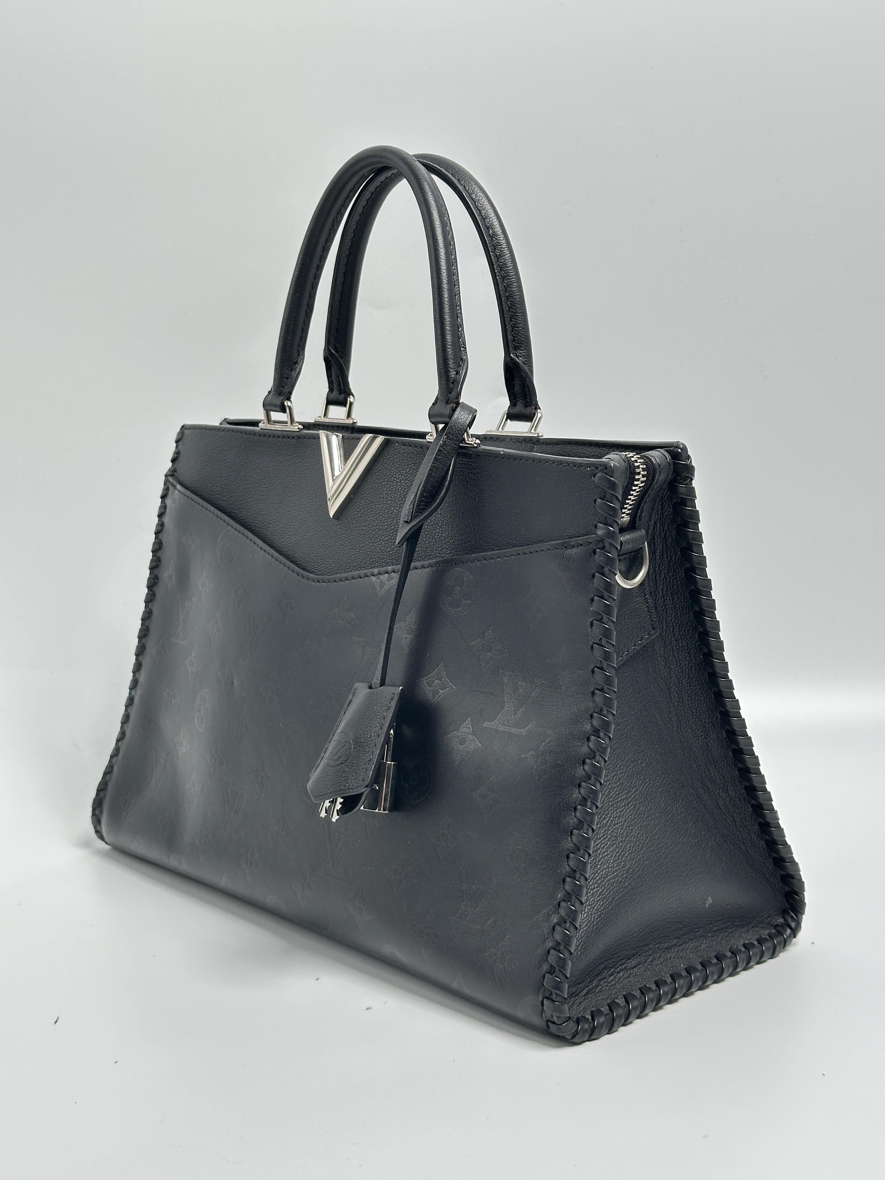 Pre-owned Louis Vuitton Leather Shoulder Bags Monogram Cuir Plume Very Zipped Tote Bag Noir Shoulder Handbag ZS048LV