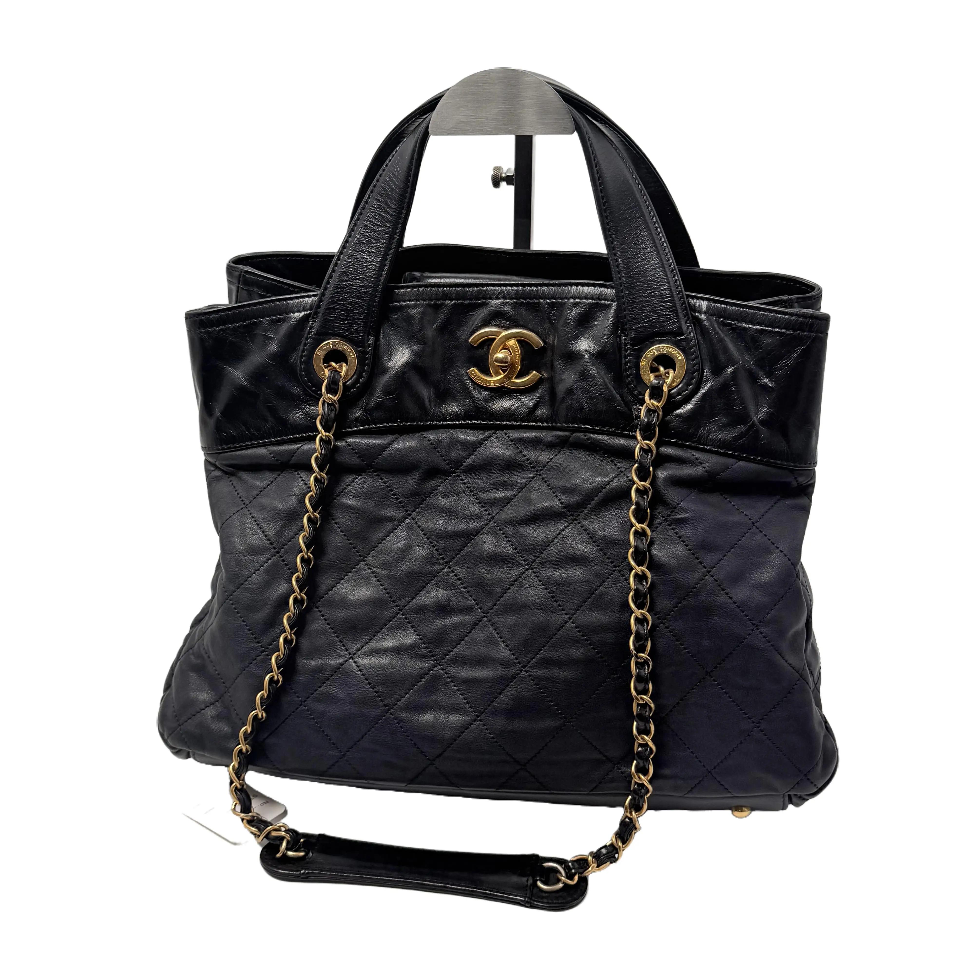 Pre-owned CHANEL leather Tote Bags Black Quilted CC Chain Large Shopper Tote Bag JA1136CC
