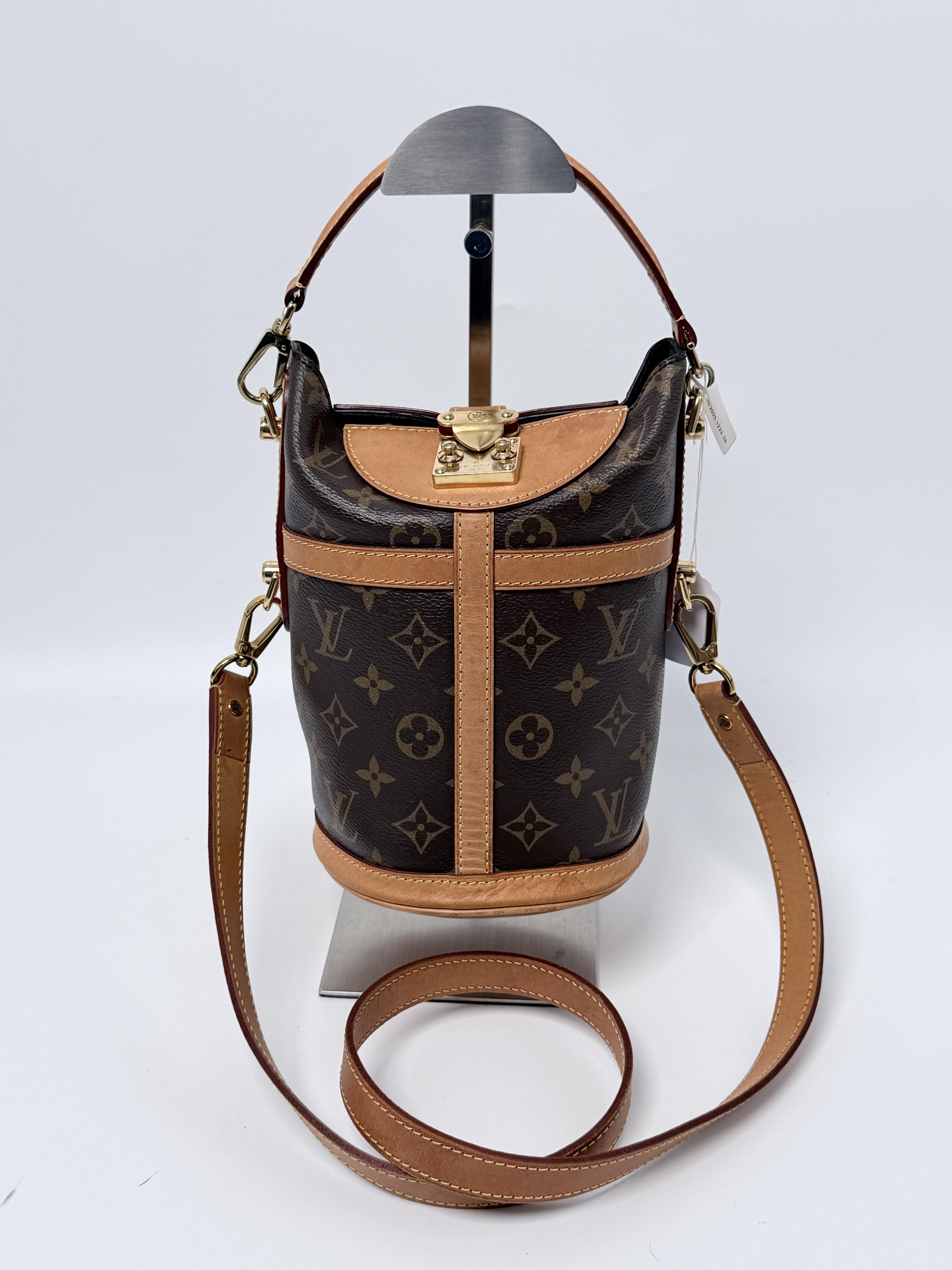 Pre-owned Louis Vuitton Canvas Crossbody Bags Monogram Duffle Bag Crossbody Handbag LV376FEI
