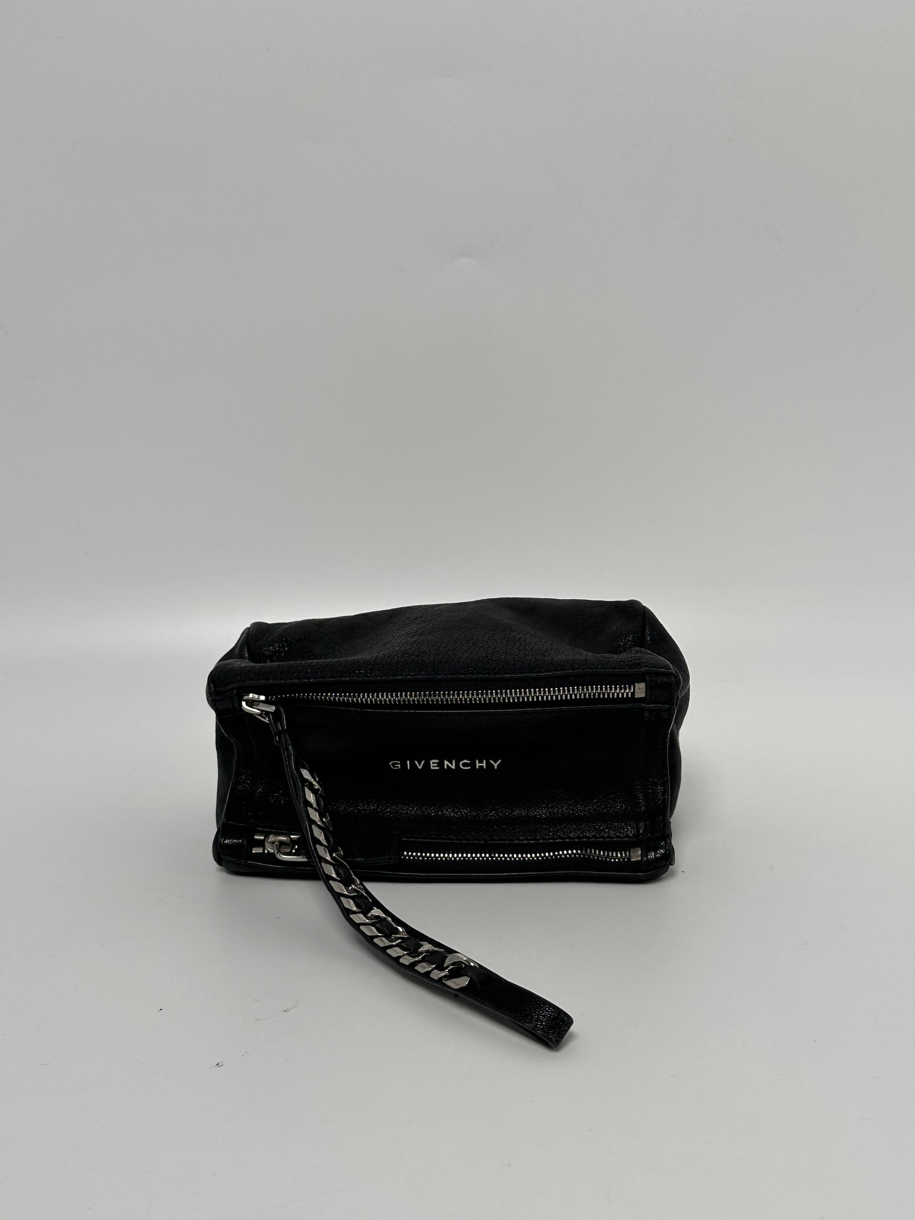 Pre-owned GIVENCHY leather Small Leather Goods Pandora Wristlet Pouch JD466GIV