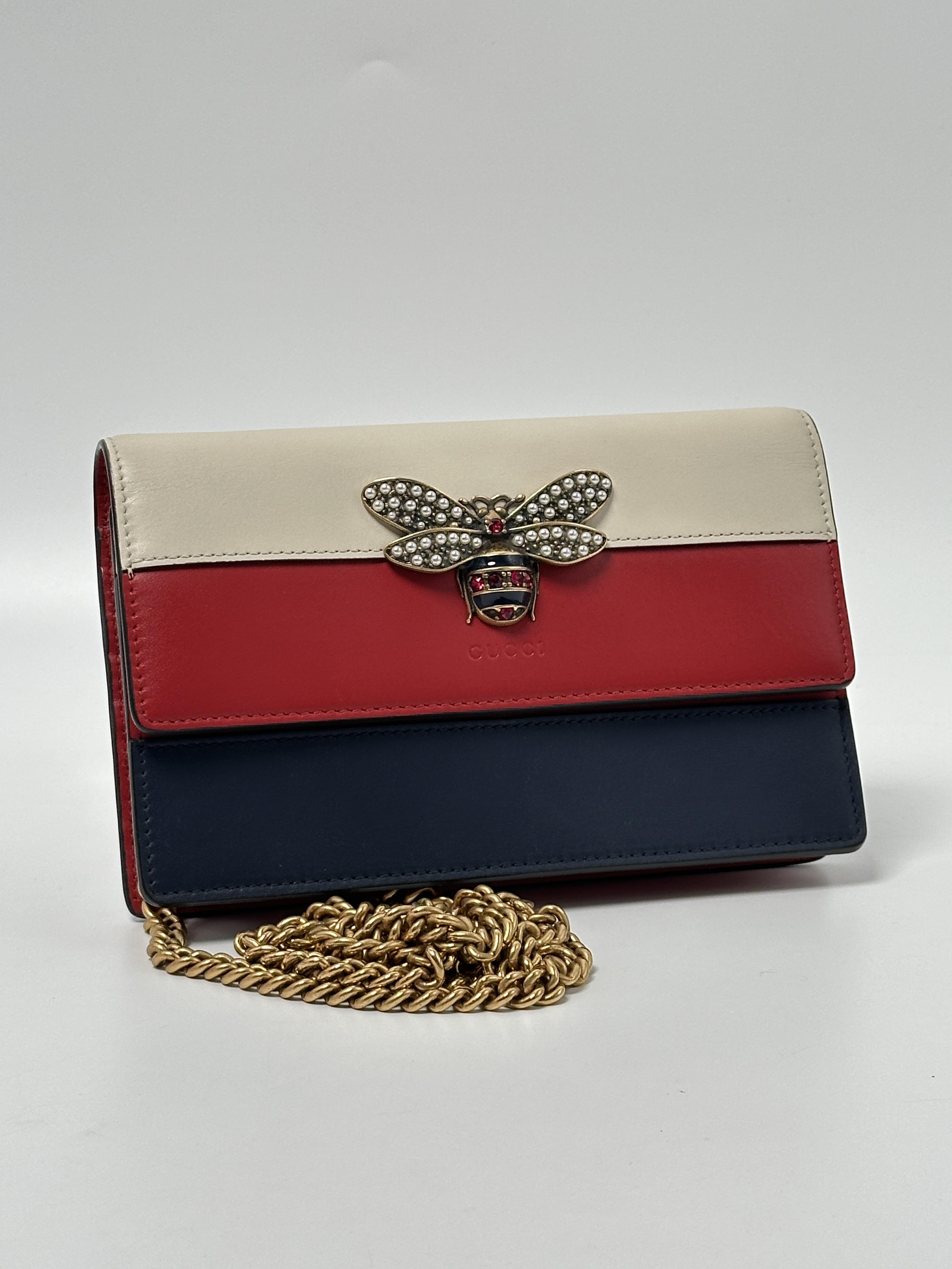 Pre-owned GUCCI Leather Crossbody Bags Queen Margaret Bee Wallet on Chain Crossbody Bag Shoulder Handbag ZS078GG