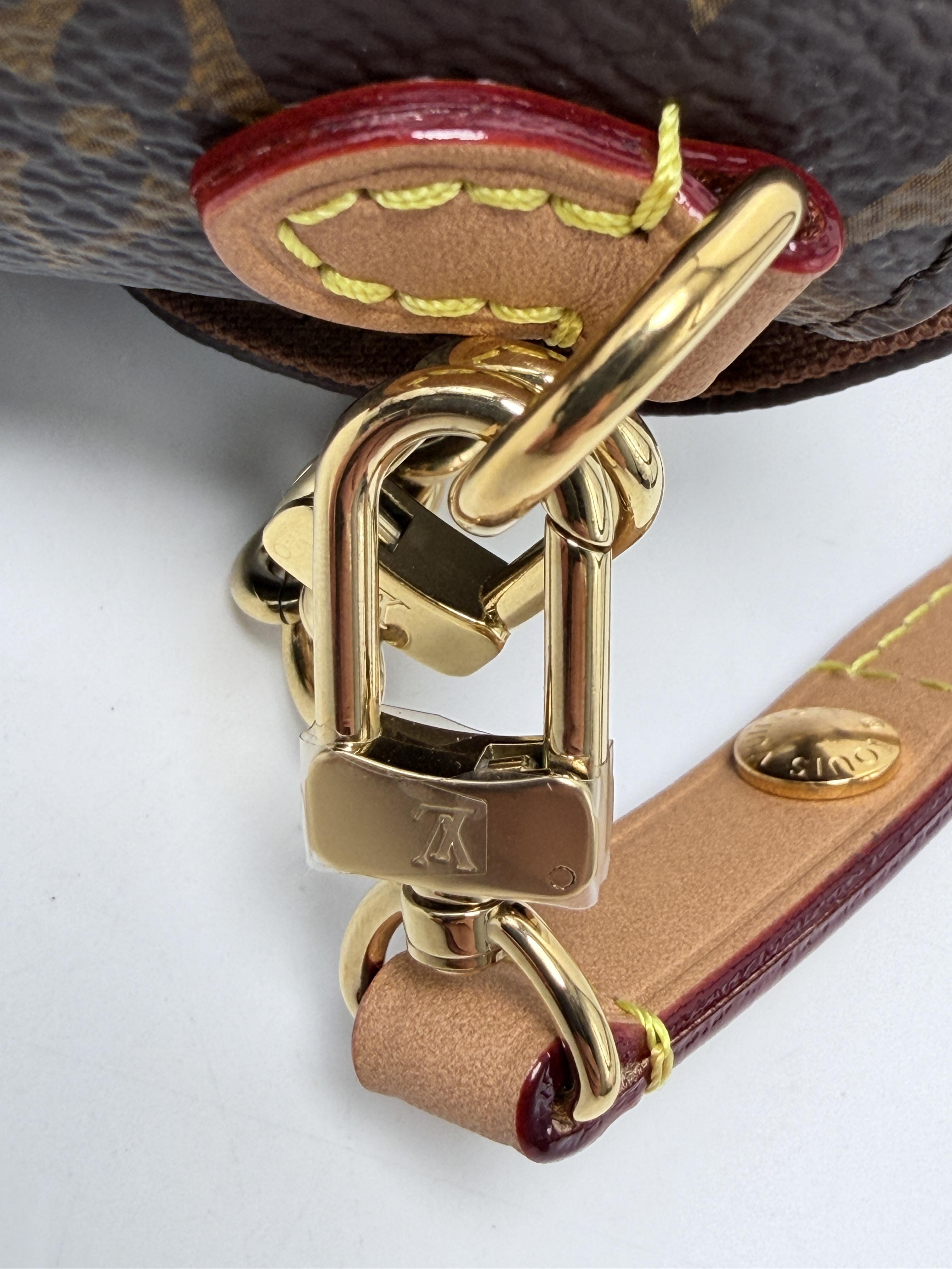 Monogram Wallet On Chain Ivy Handbag JX345LV