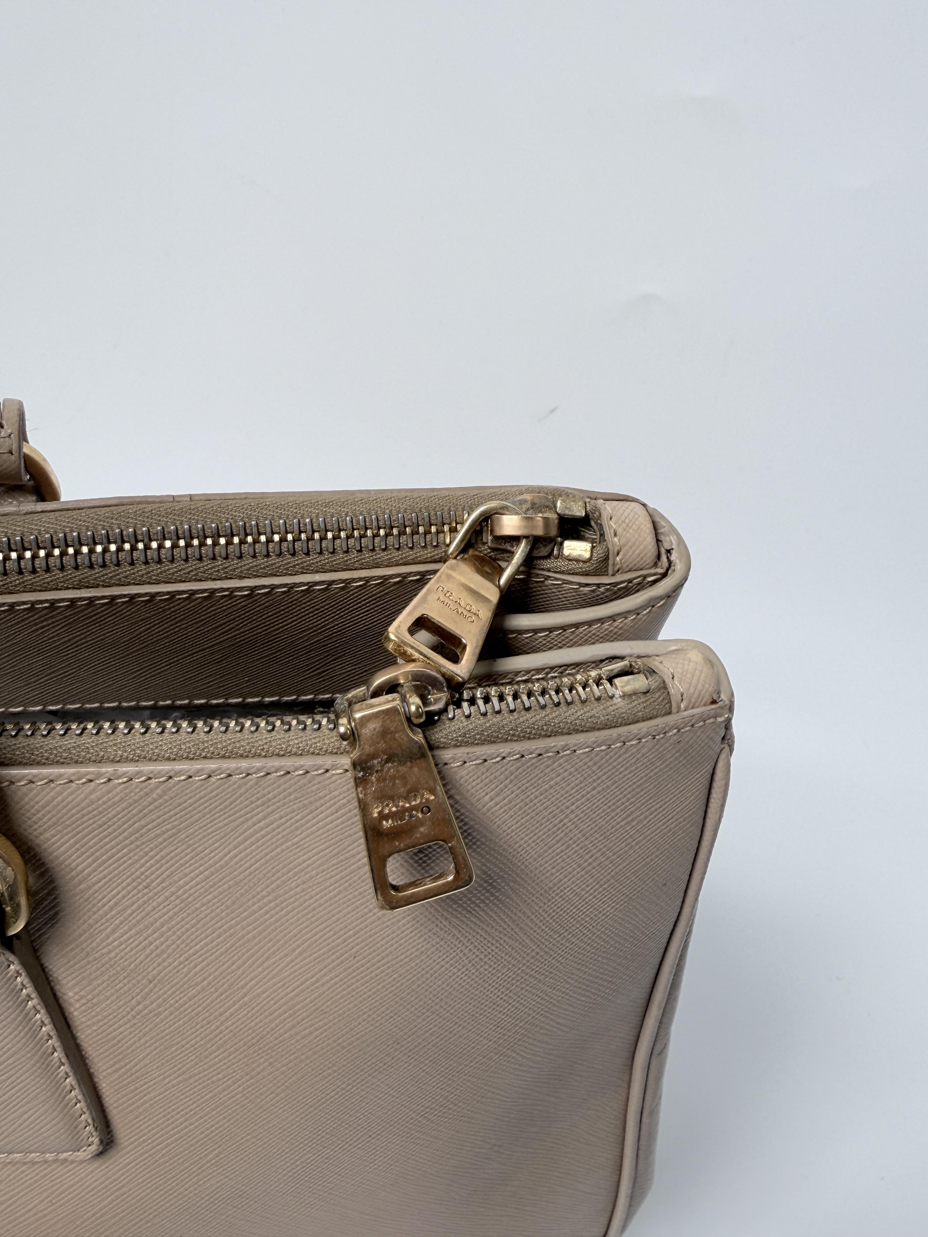 Pre-owned PRADA Leather Shoulder Bags Argilla Saffiano Lux Large Galleria Double Zip Tote Bag Shoulder Handbag JA534PR
