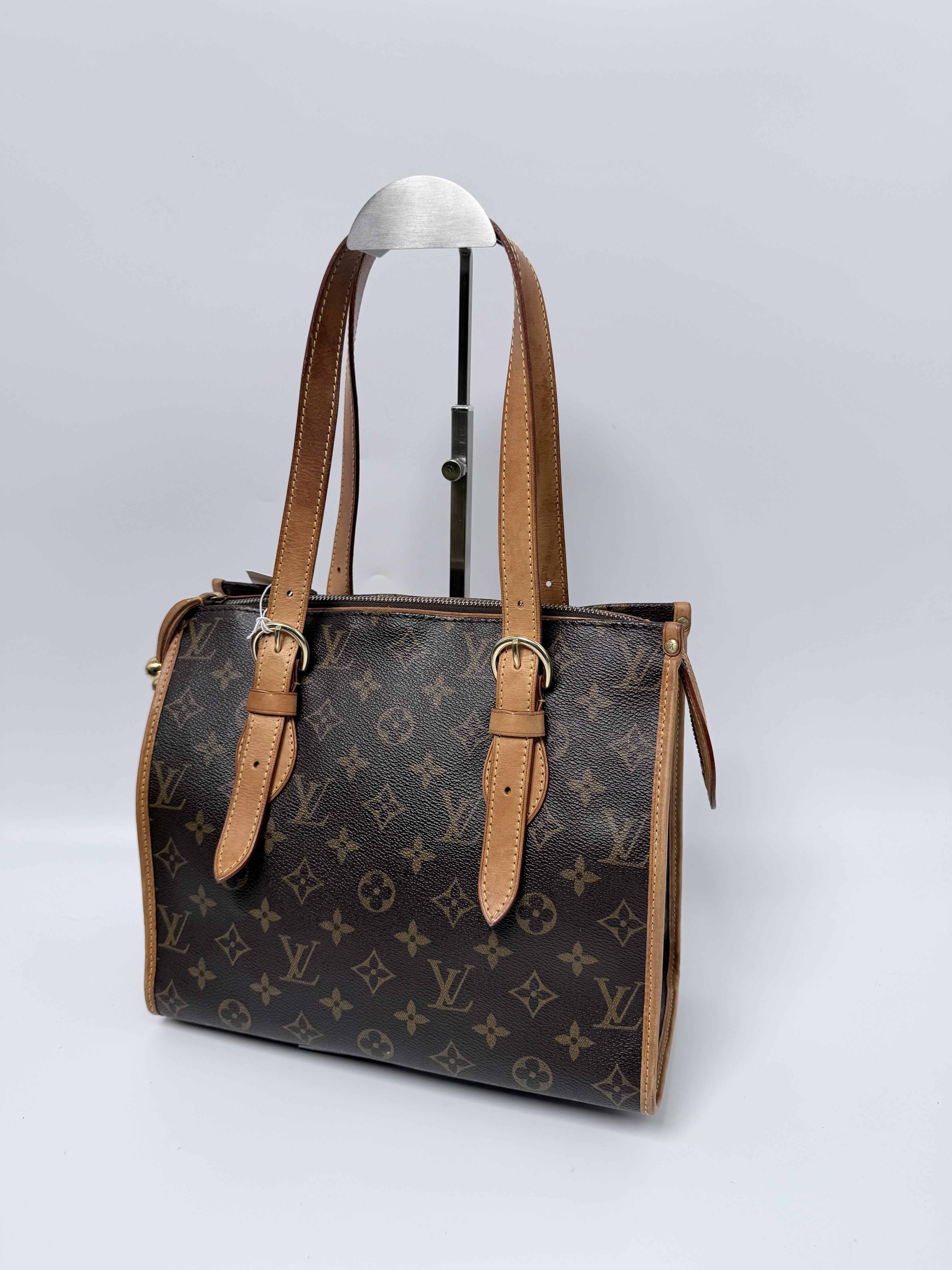 Pre-owned Louis Vuitton canvas and leather Shoulder Bags Monogram Popincourt Haut Shoulder Bag SH351LV