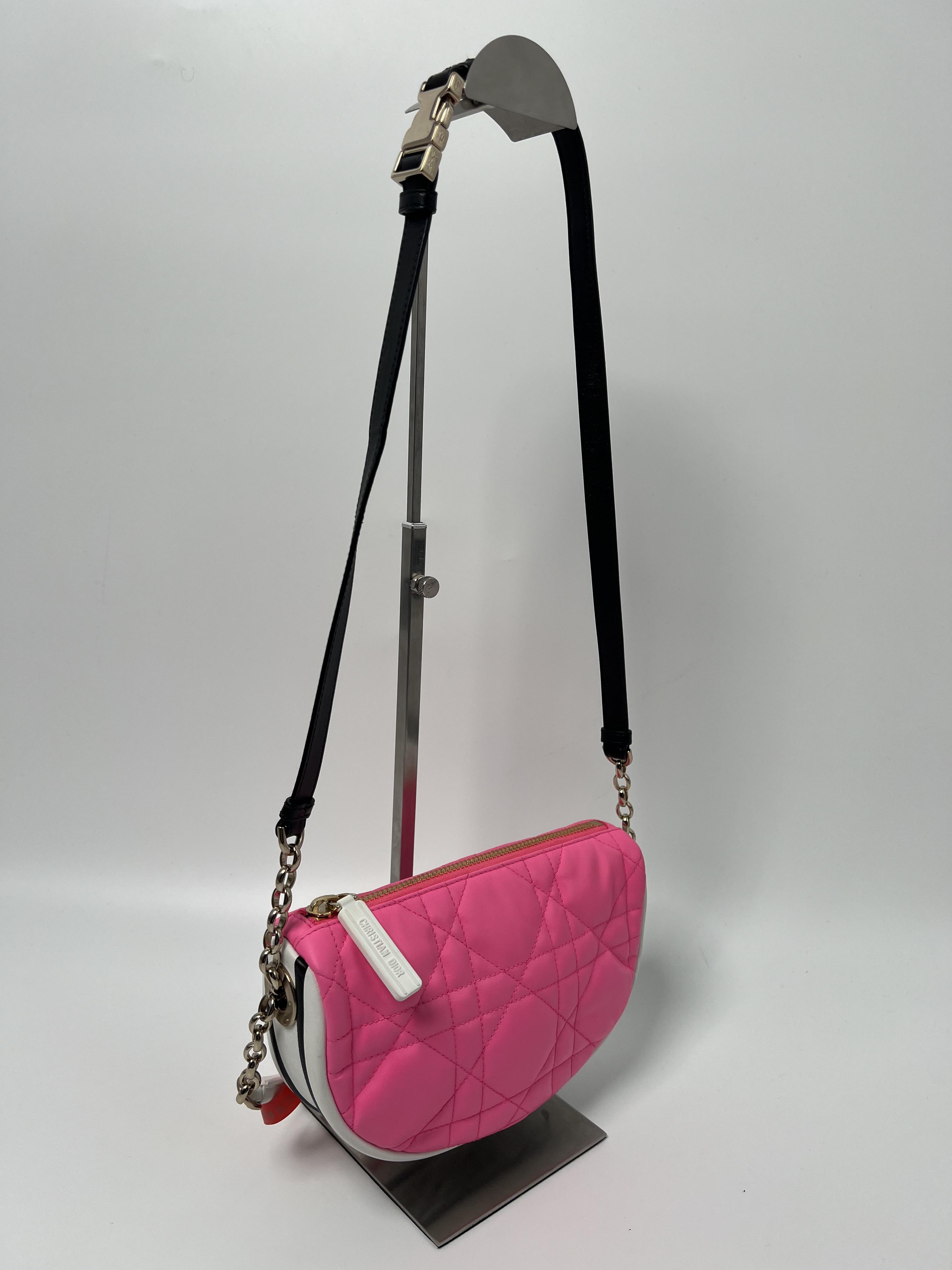 Pre-owned Dior Leather Crossbody Bags Caro Micro Quilted Chain Crossbody Bag JD068CD