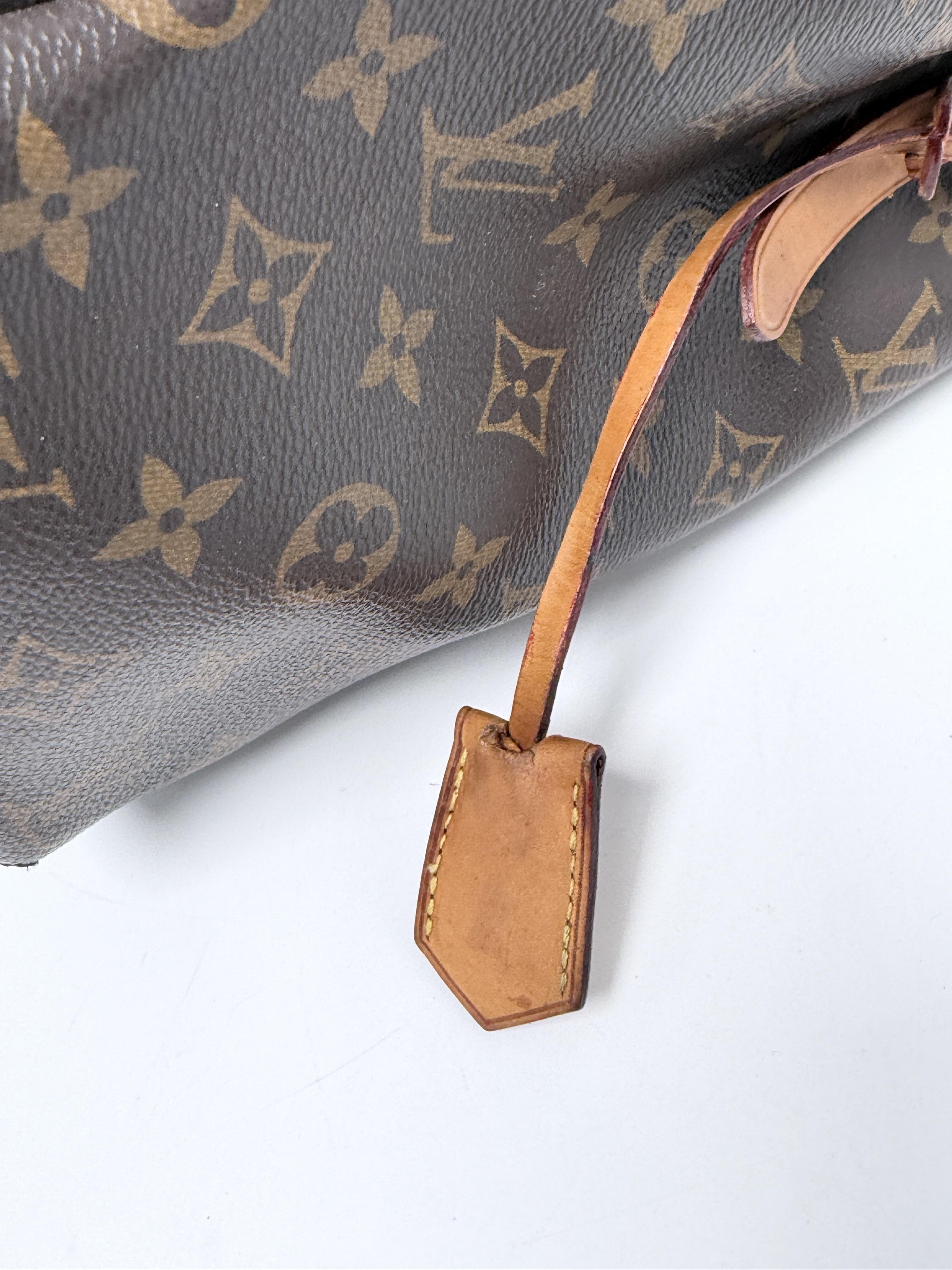 Montaigne MM Monogram Canvas Handle Handbag JE723LV
