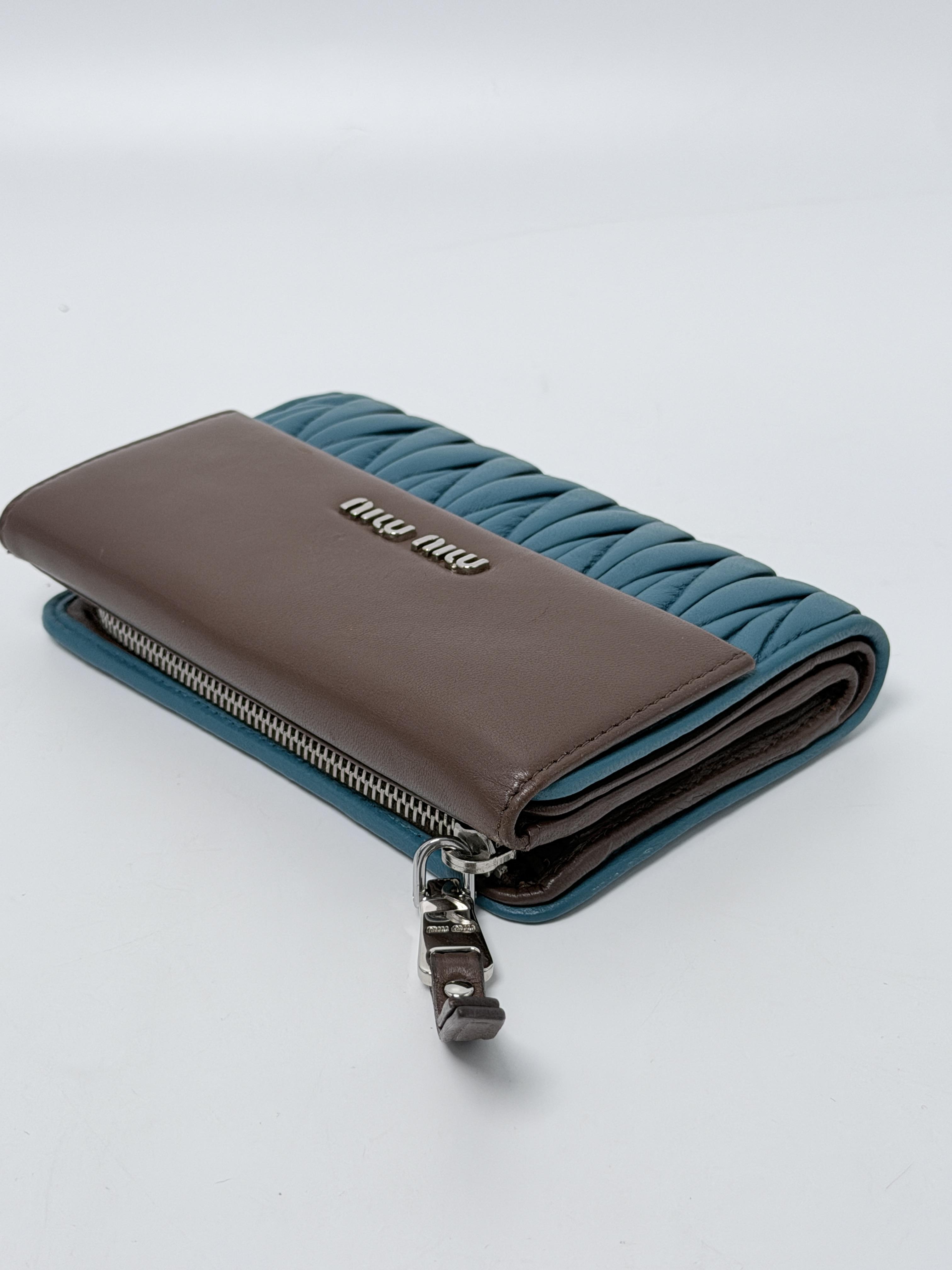 Brown & Teal Blue Pleated Matelasse Compact WalletJD1425MM