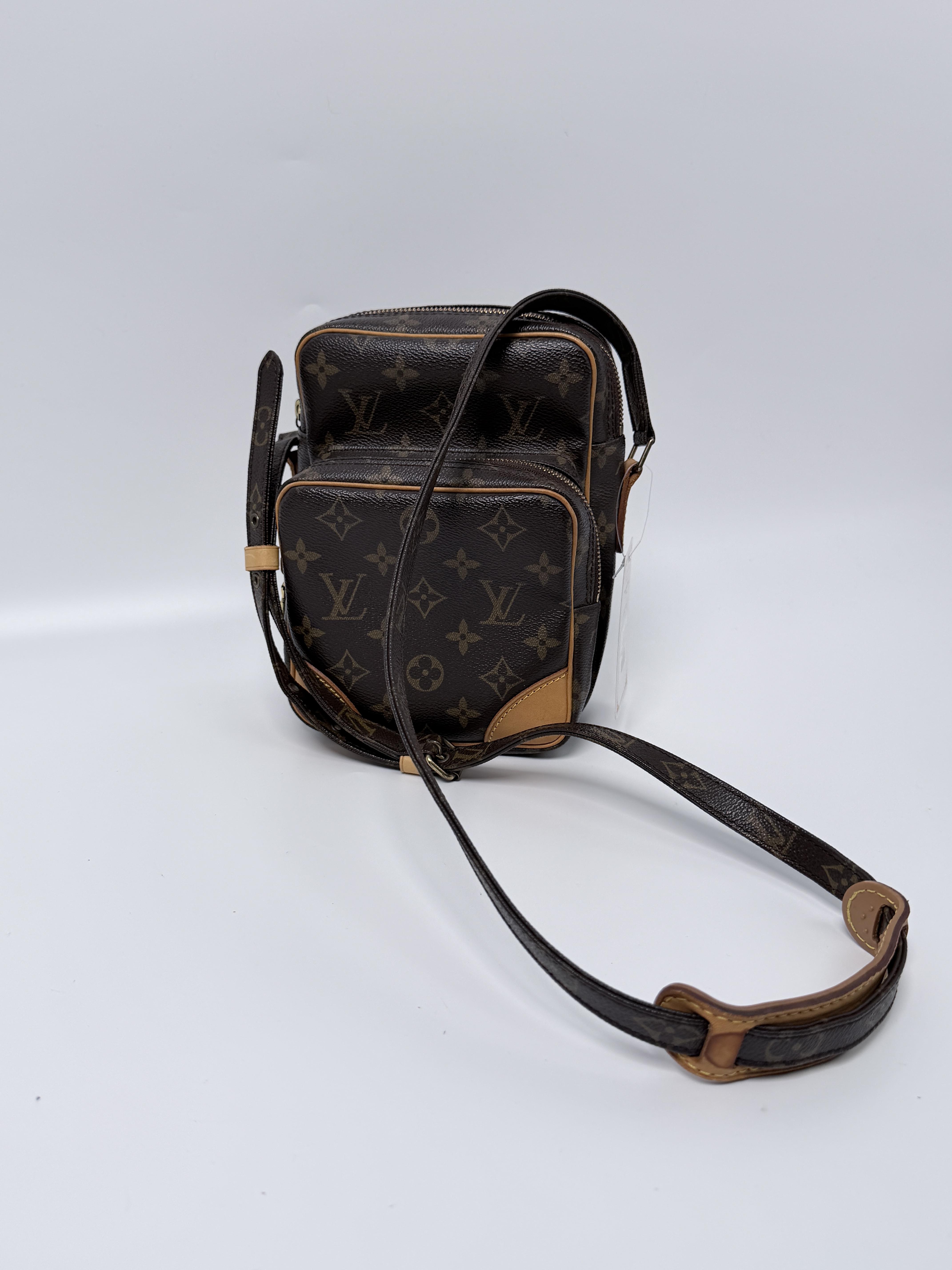 Pre-owned Louis Vuitton canvas and leather Crossbody Bags Monogram Canvas Amazone Crossbody Bag ZS028LV
