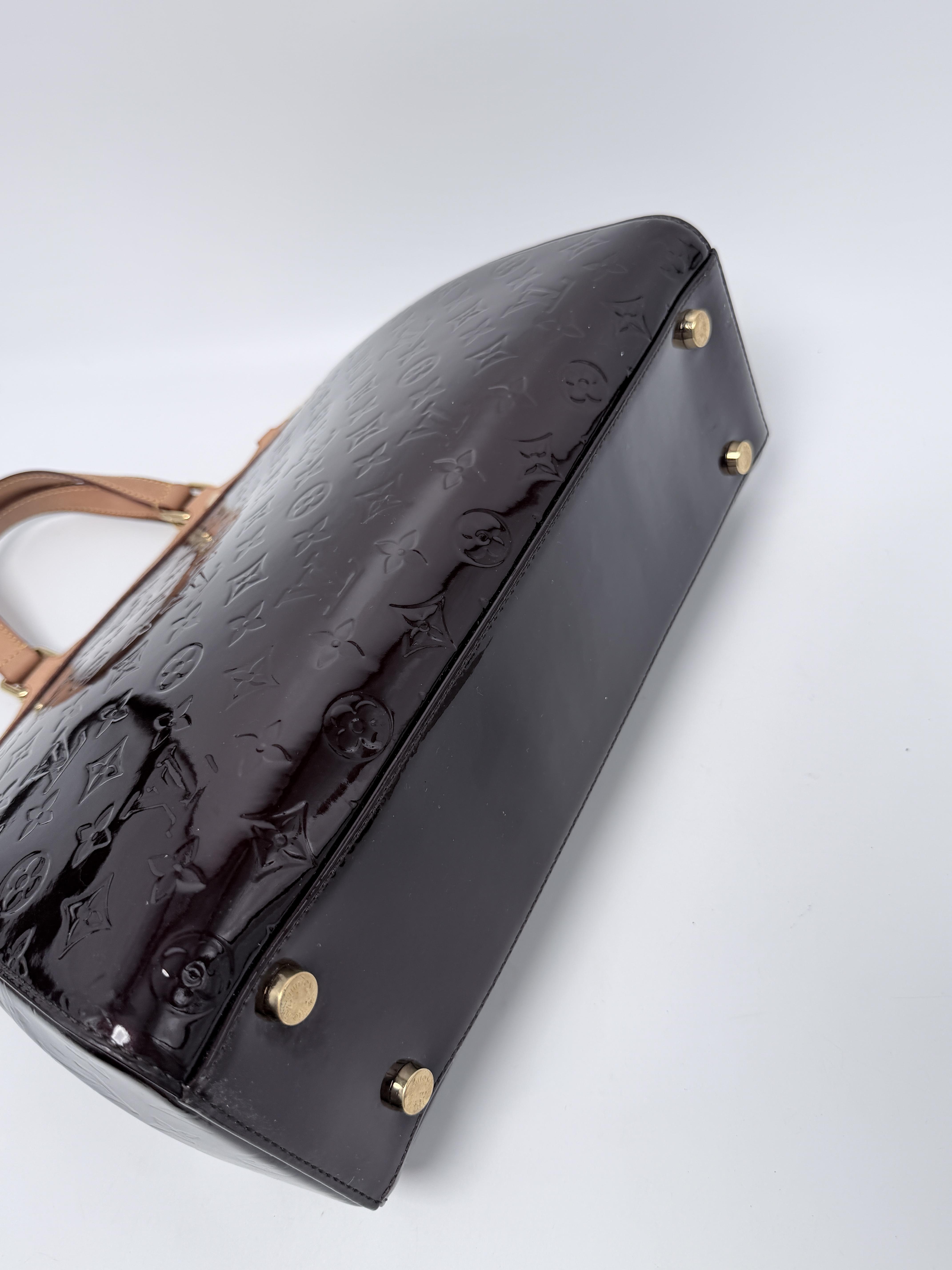Brea MM Amarante Vernis Shoulder Handbag Crossbody Bag JA1347LV