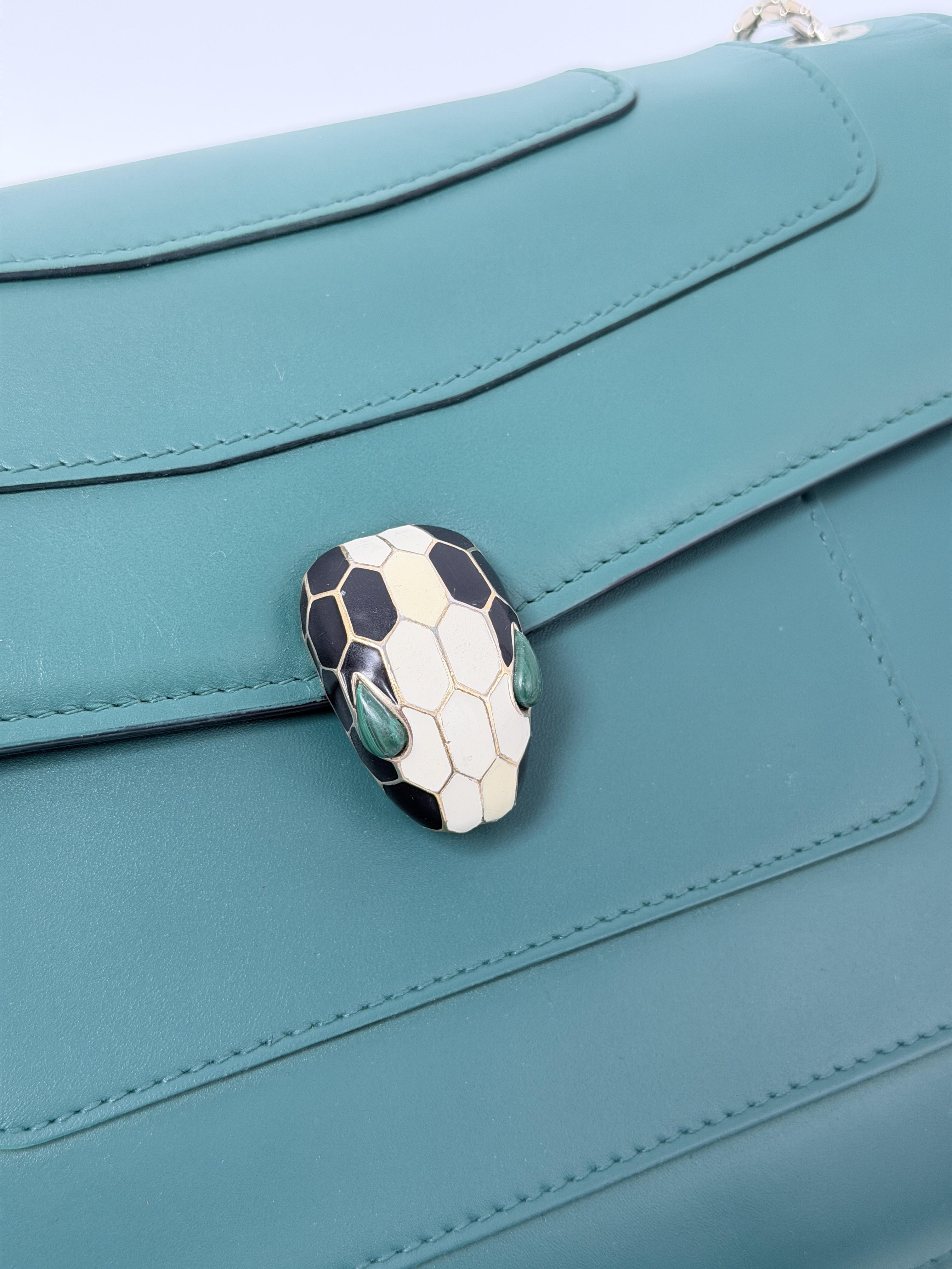 Pre-owned Bvlgari Leather Shoulder Bags Serpenti Forever Medium Emerald Green Calf Shoulder Bag Handbag ZS001BG