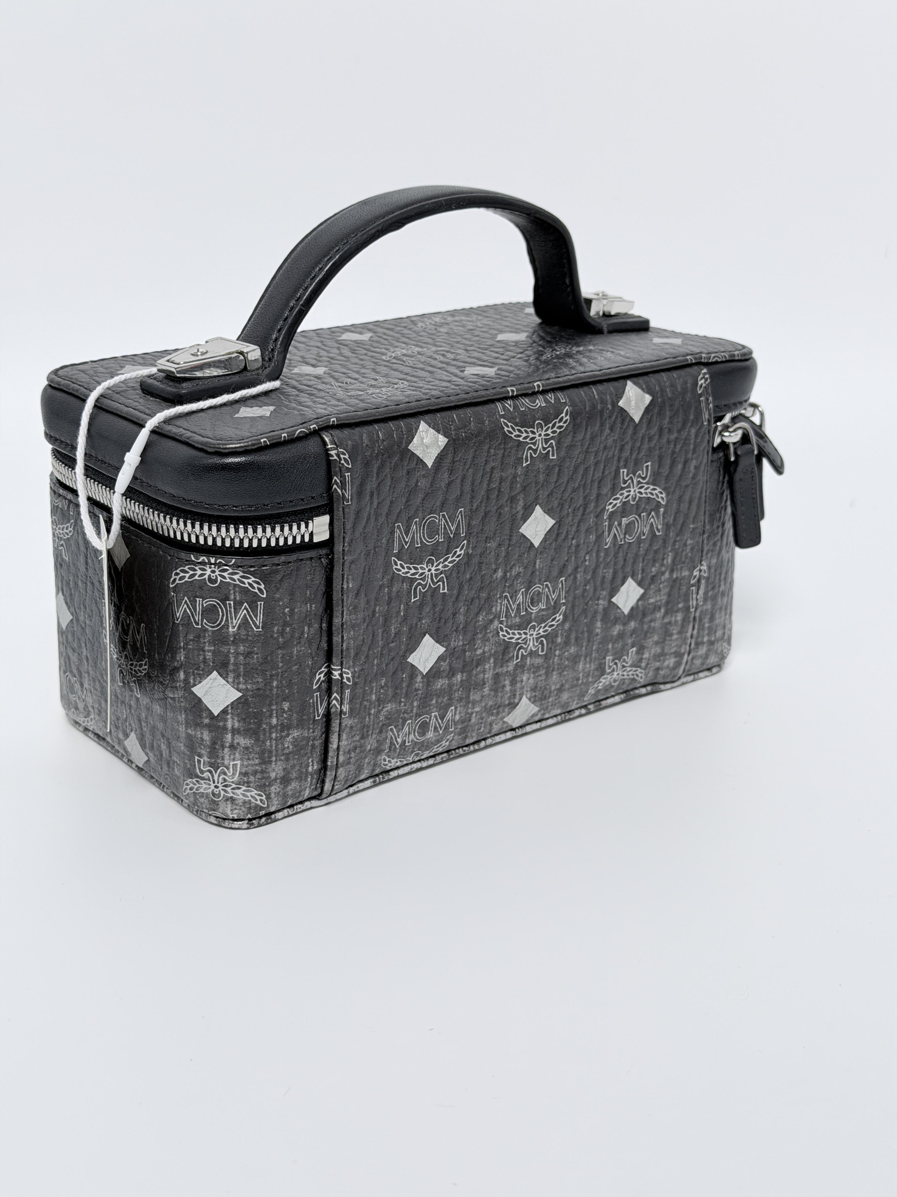 Pre-owned MCM Leather Shoulder Bags Visetos Vanity Case Top Handle Bag with Shoulder Strap JX301MC