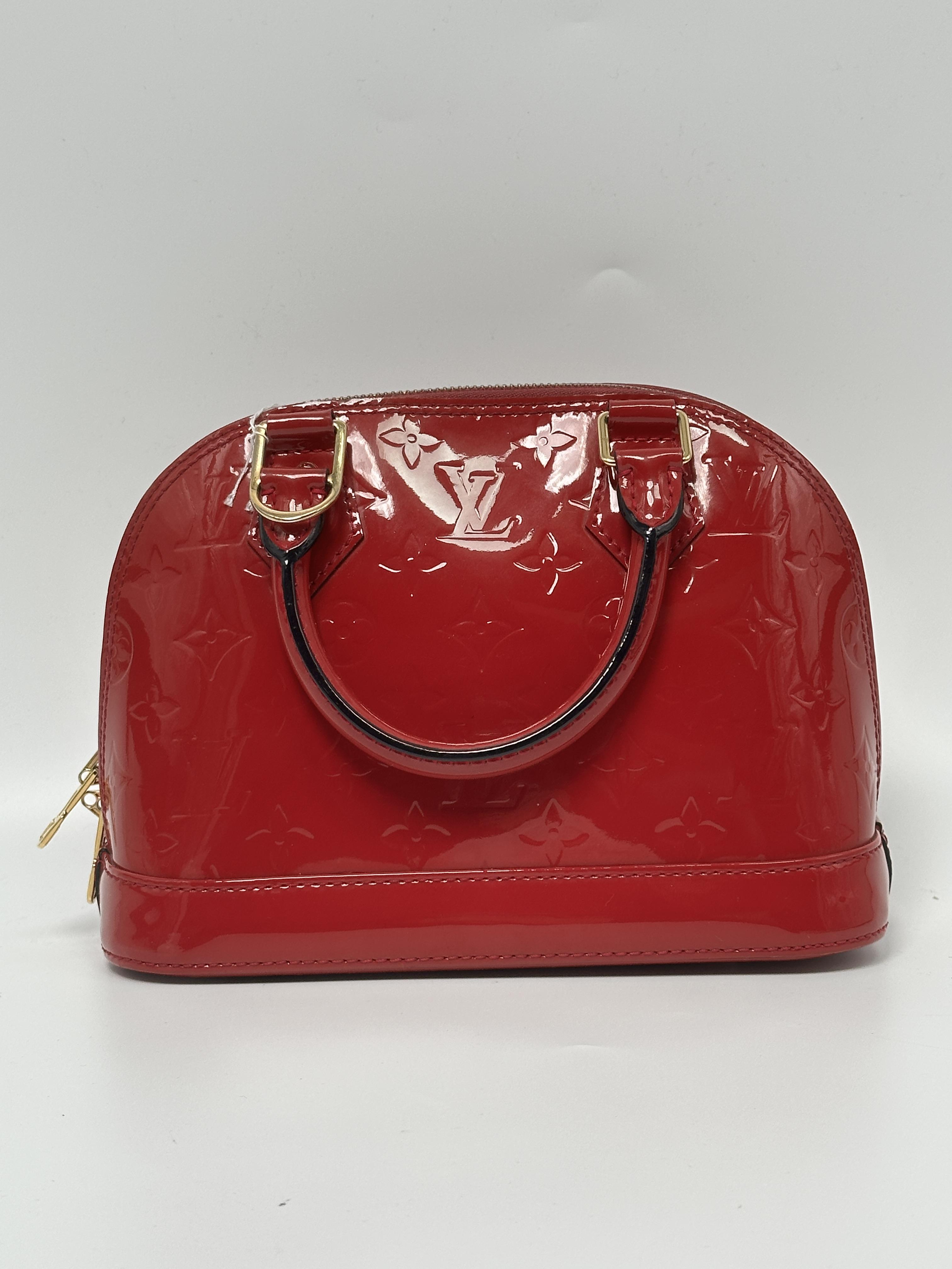 Pre-owned Louis Vuitton leather Shoulder Bags Monogram Vernis Alma BB Pomme dAmour Red Patent Crossbody Bag JE418LV