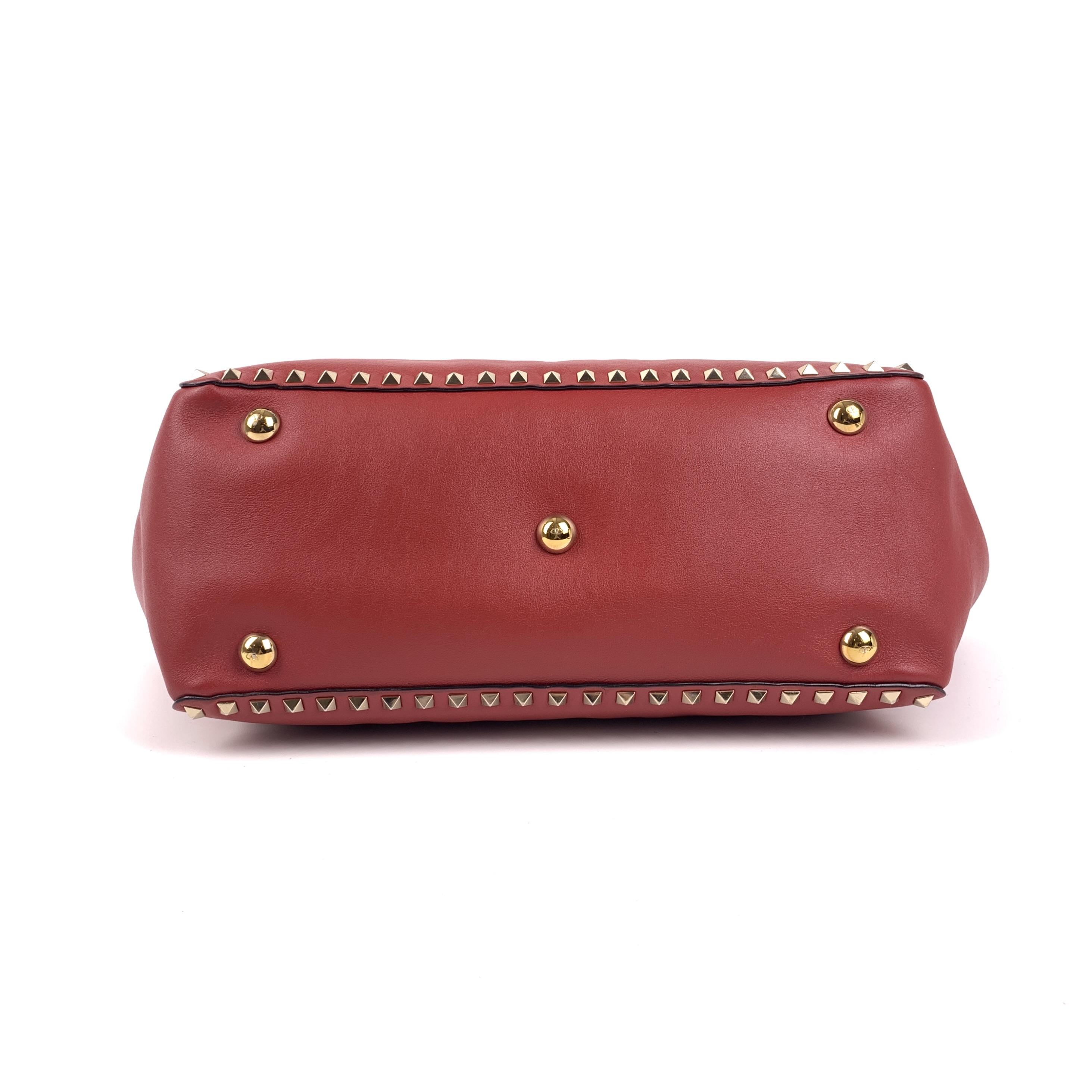 Valentino Garavani Rockstud Red Leather Shoulder Bag，SH104