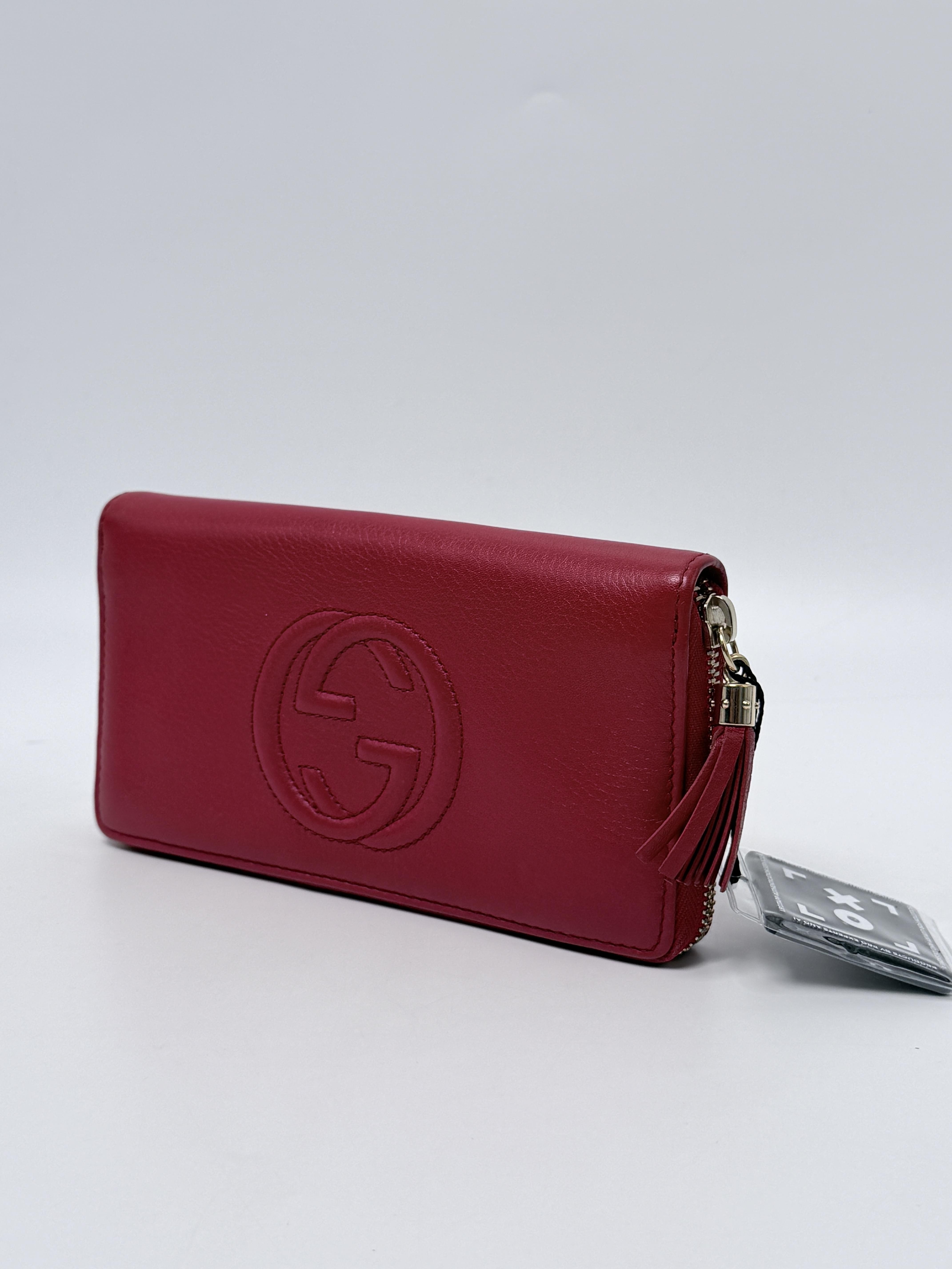 Soho Pebbled Calfskin Zip Around Clutch Red JD1295GG
